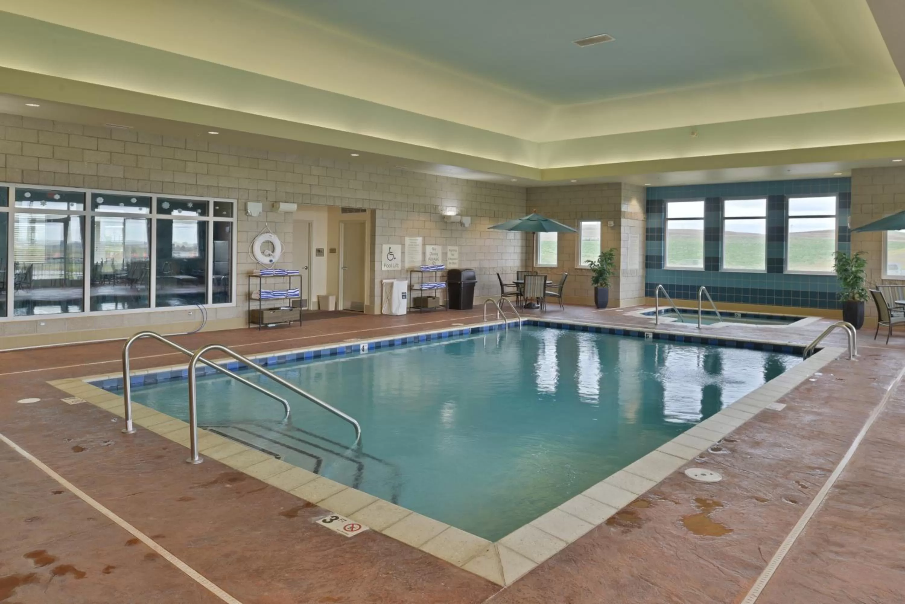 Swimming pool in Hawthorn Extended Stay by Wyndham Dickinson
