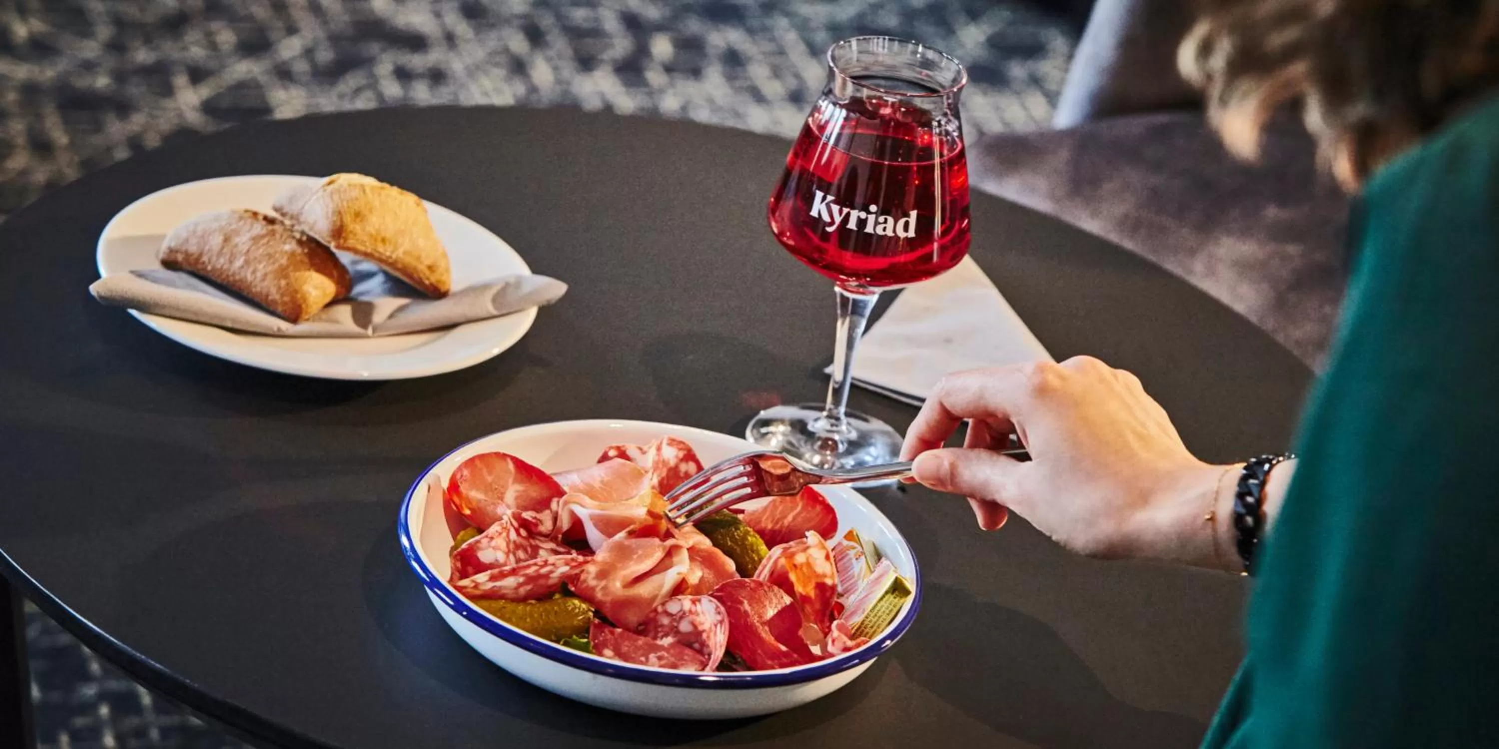 Food and drinks in Kyriad Combs-La-Ville - Senart