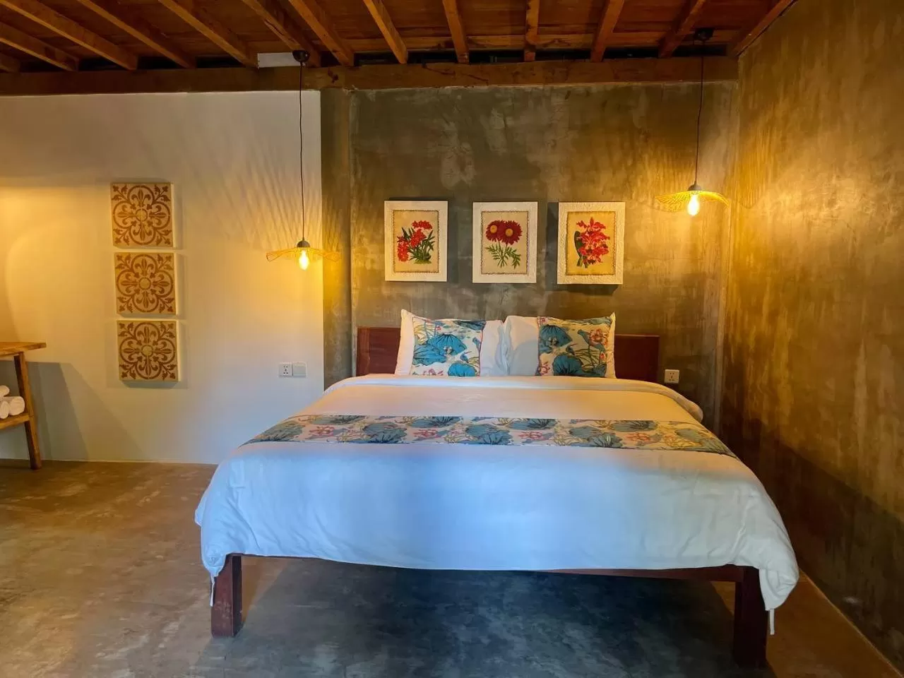 Bed in Dontrei Villa Angkor