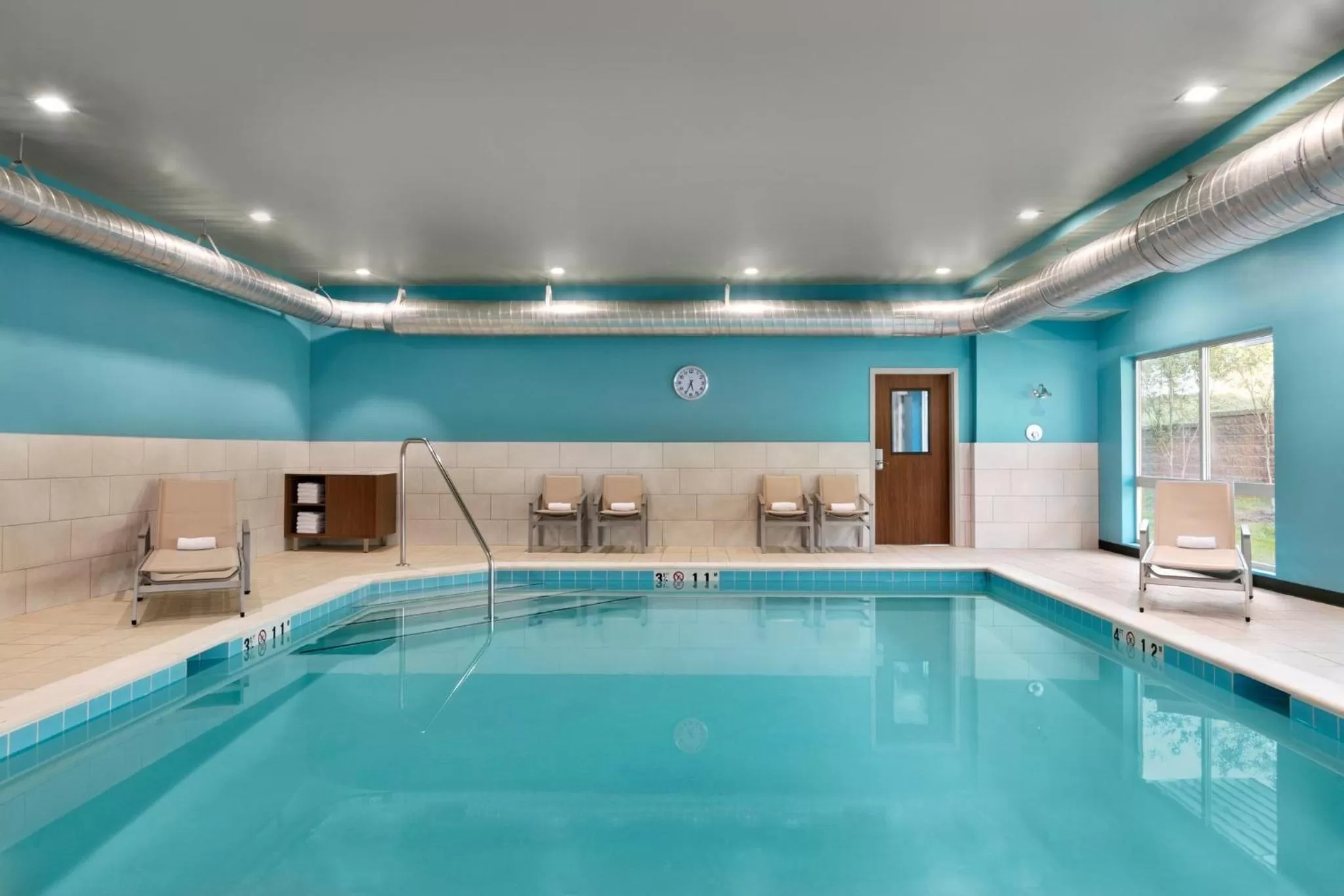 Swimming pool in Holiday Inn Express & Suites Salisbury by IHG