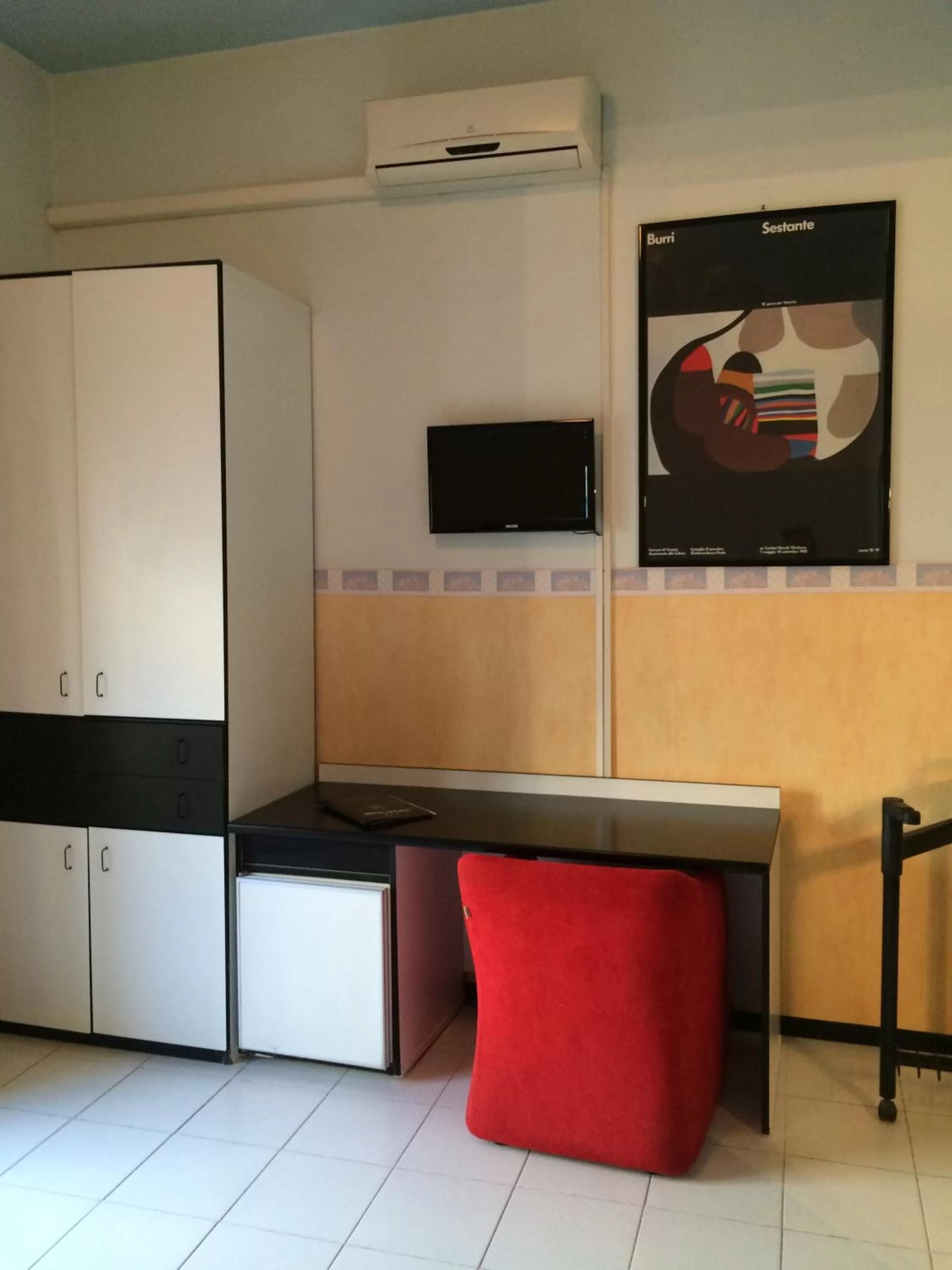 Photo of the whole room in Hotel Letizia