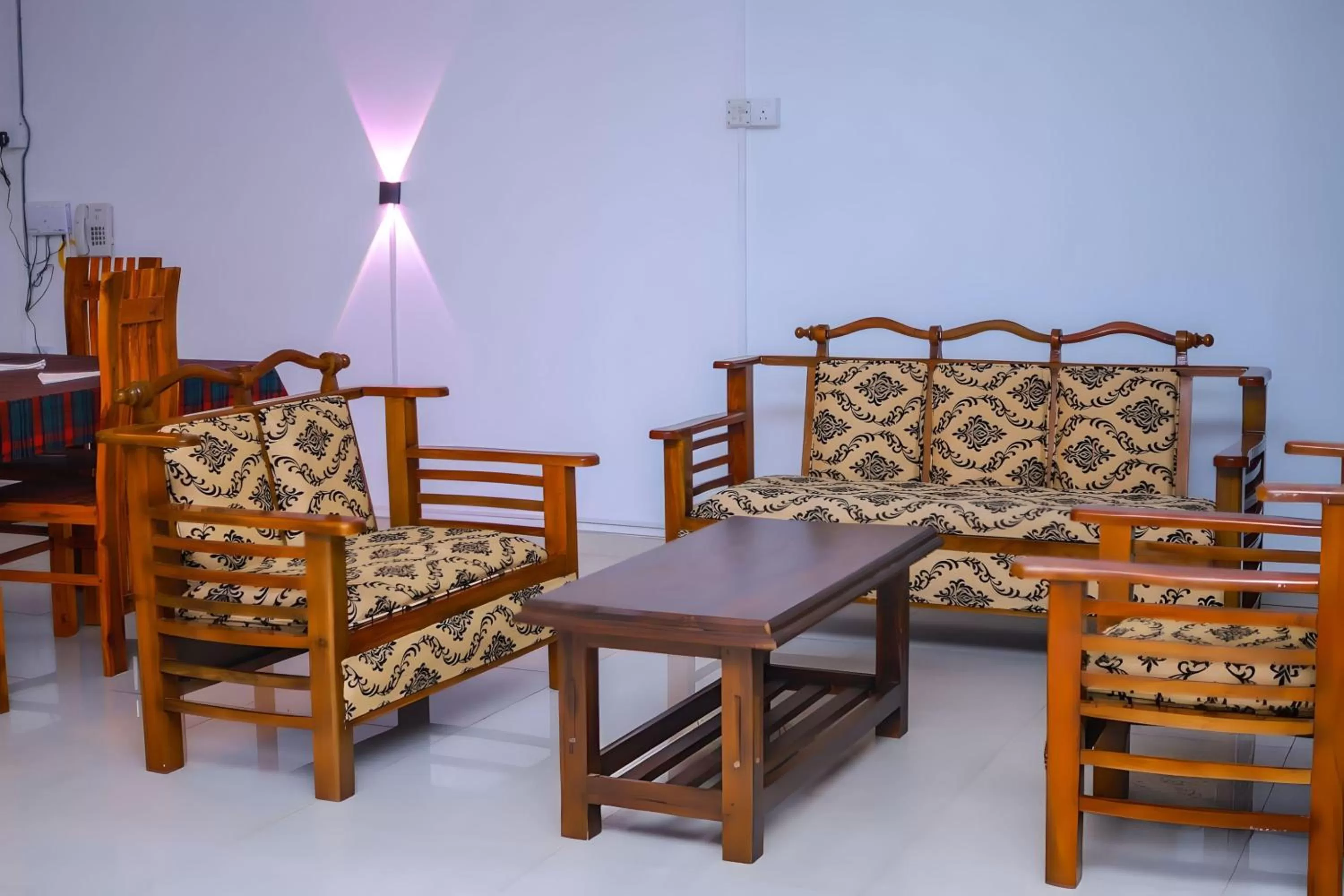 Lobby or reception, Dining Area in Royal Hub