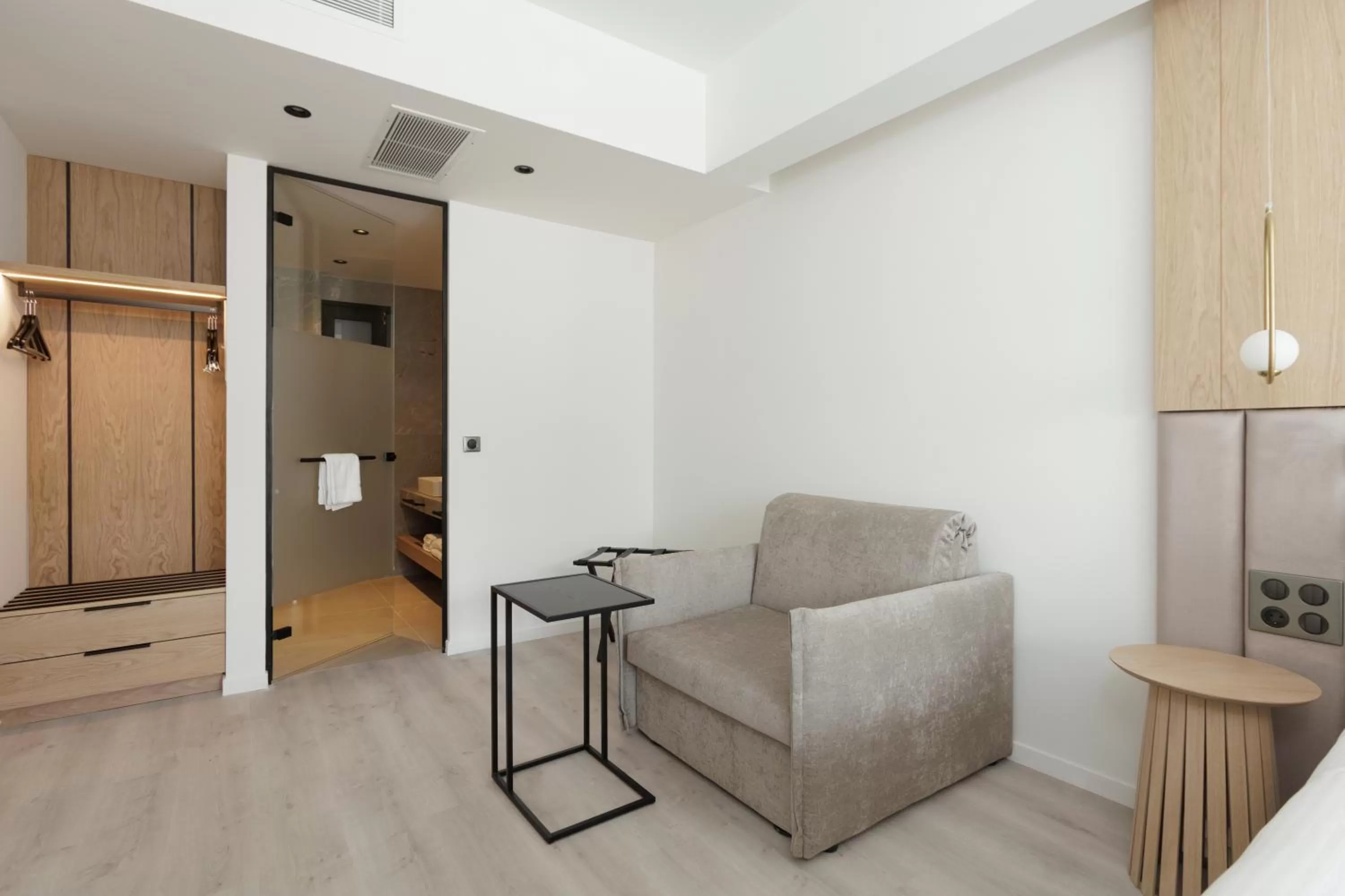 Seating Area in LUX&EASY Signature Syngrou 234