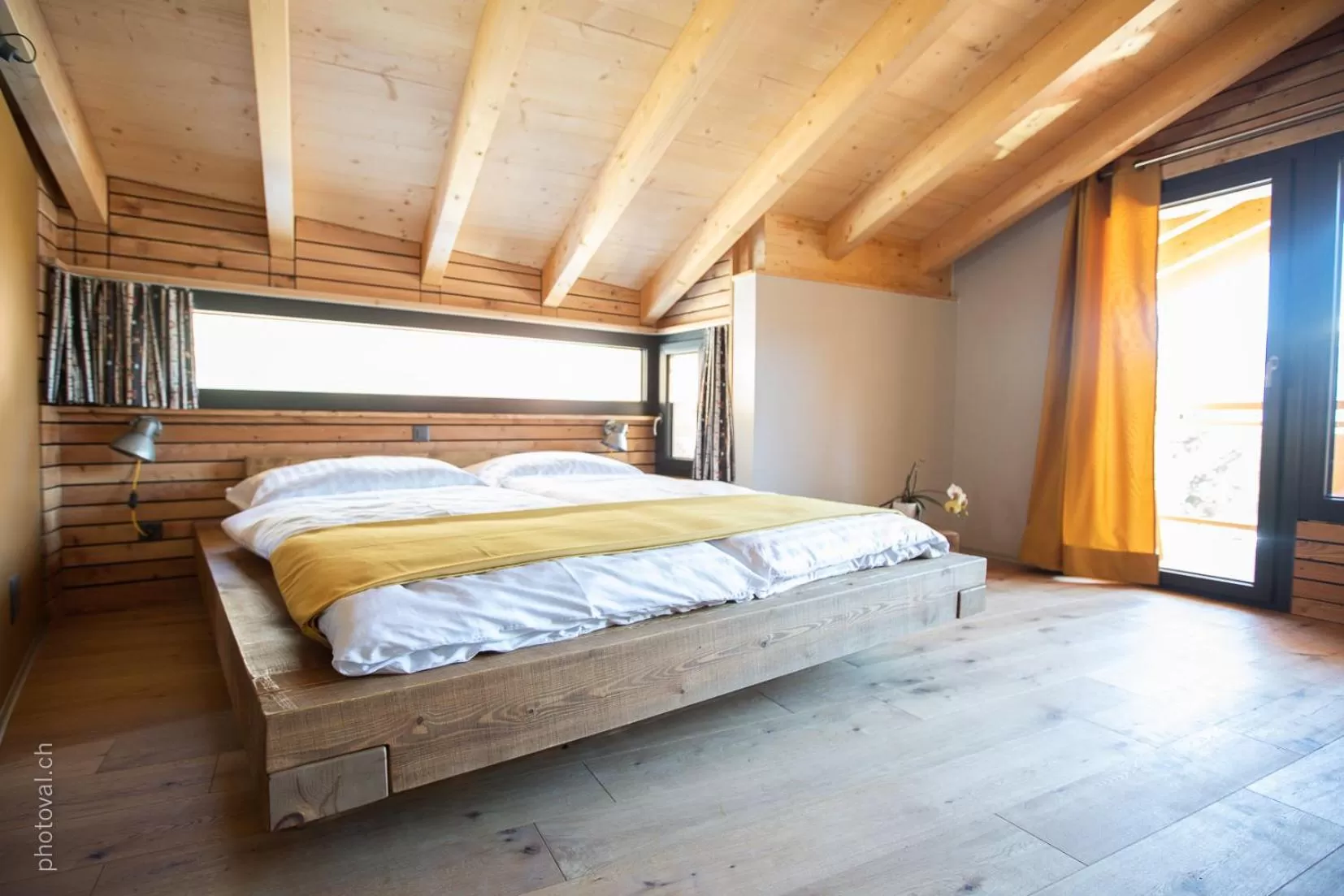 Photo of the whole room, Bed in La Tzavane