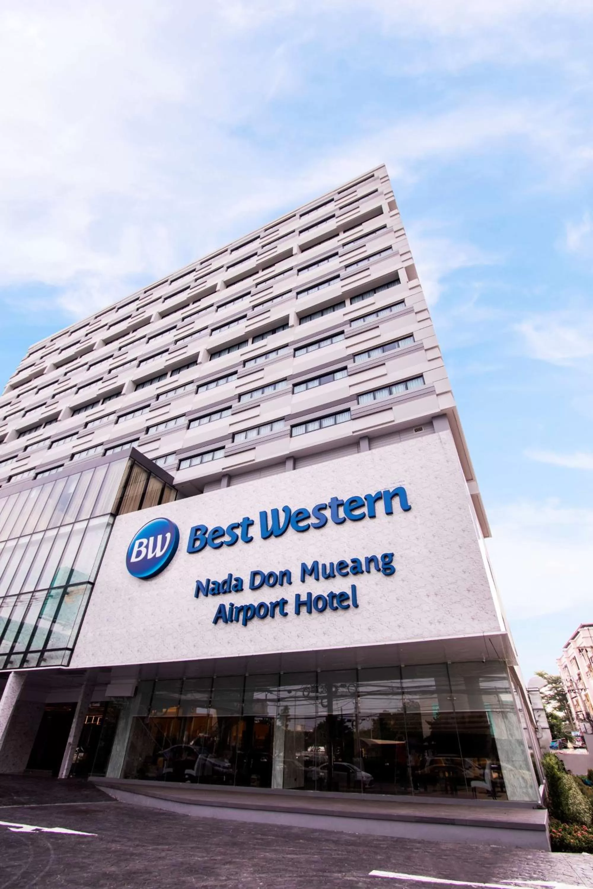 Property building in Best Western Nada Don Mueang Airport hotel