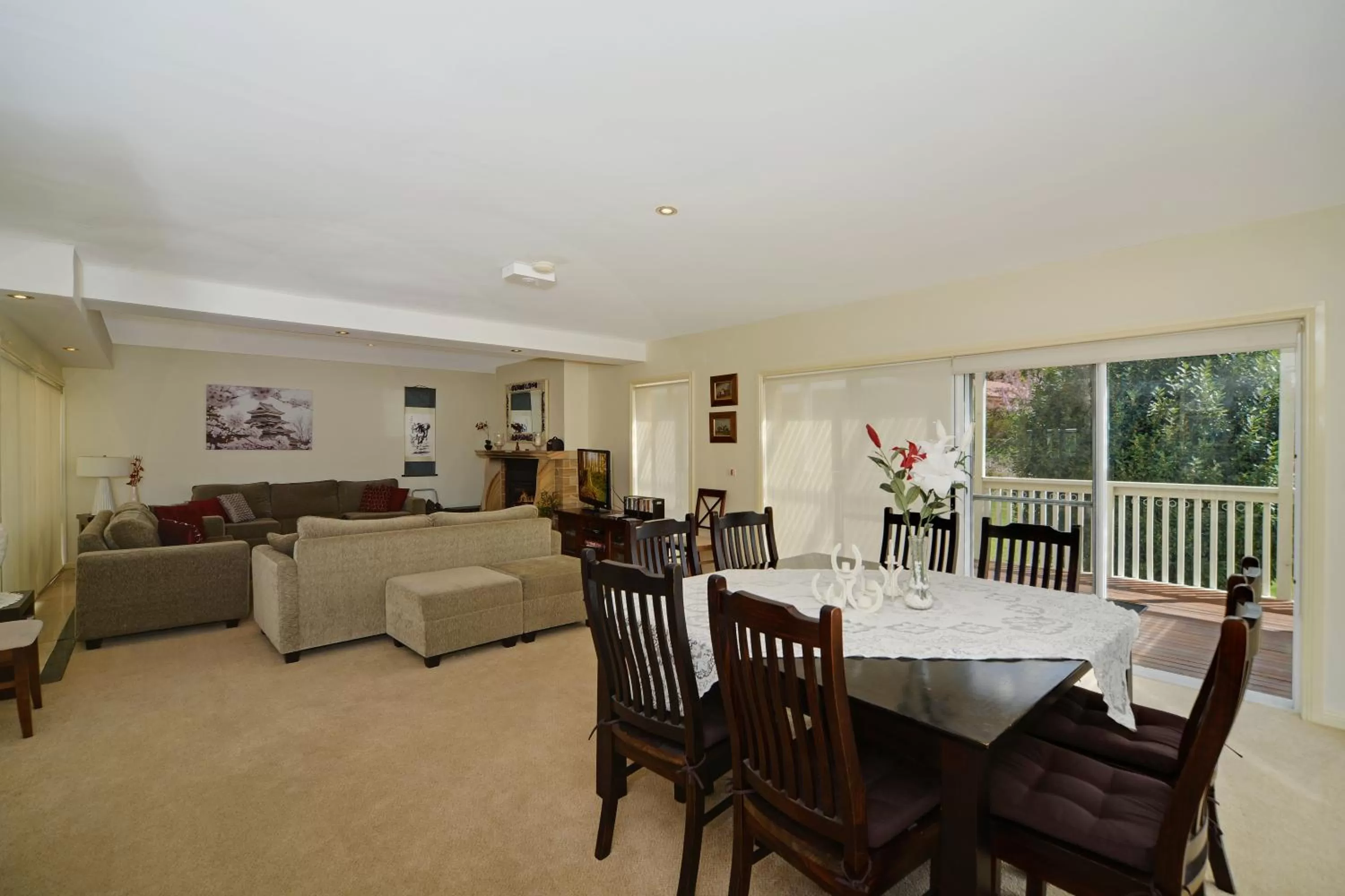 Living room in Bundanoon Lodge