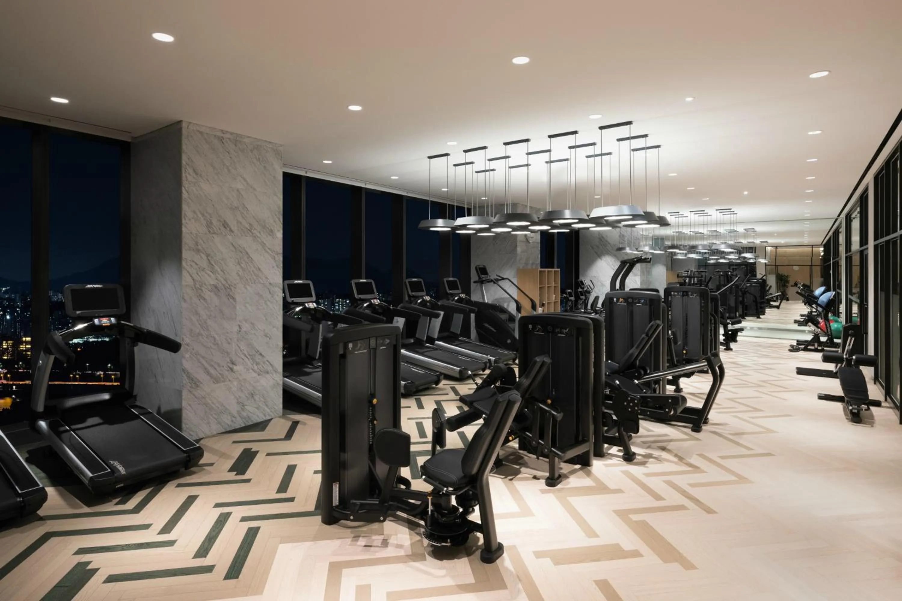 Fitness centre/facilities in Novotel Suites Ambassador Seoul Yongsan