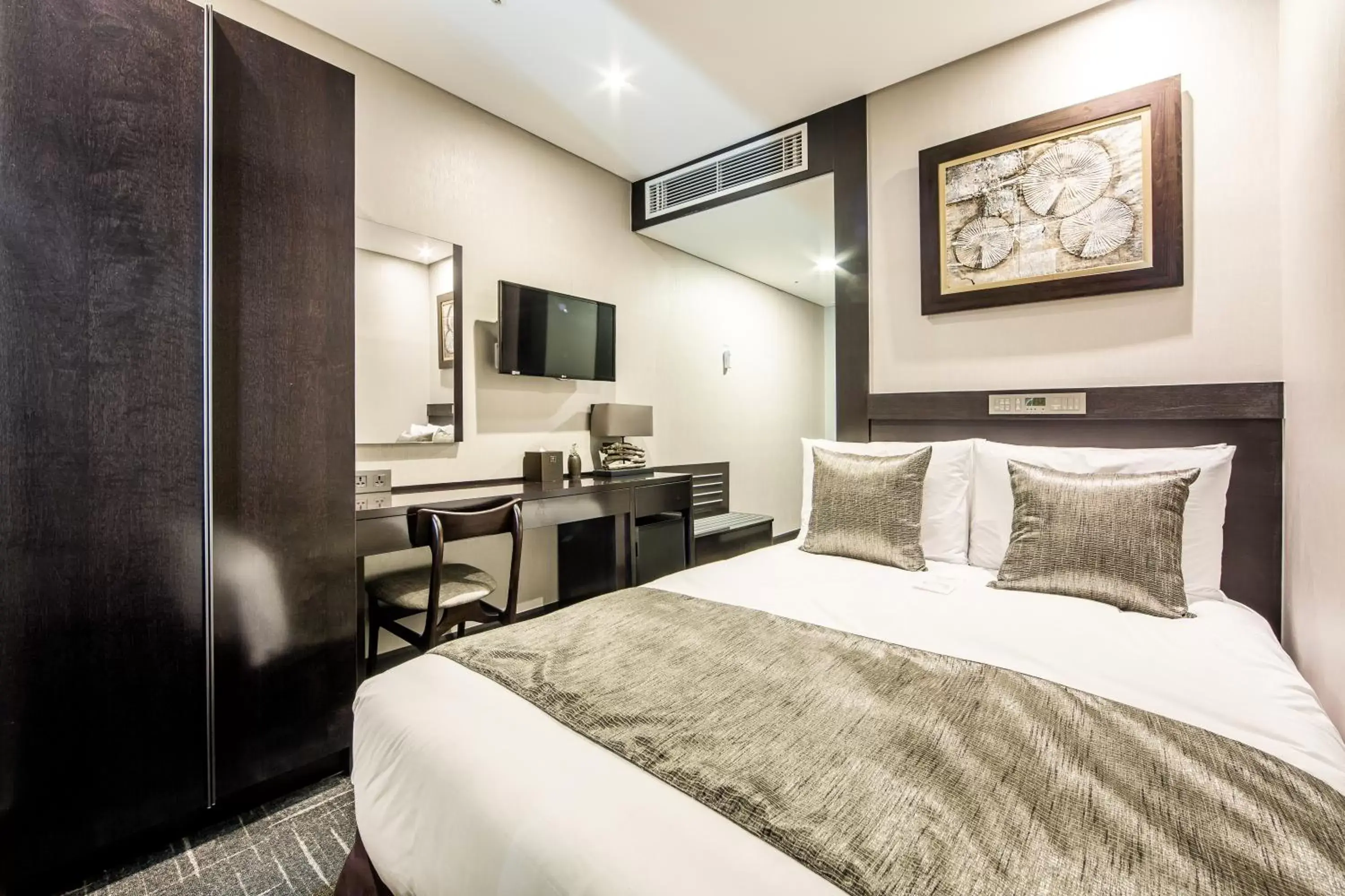 Standard Single Room - single occupancy in Golden Seoul Hotel Standard Single Room - single occupancy in Golden Seoul Hotel