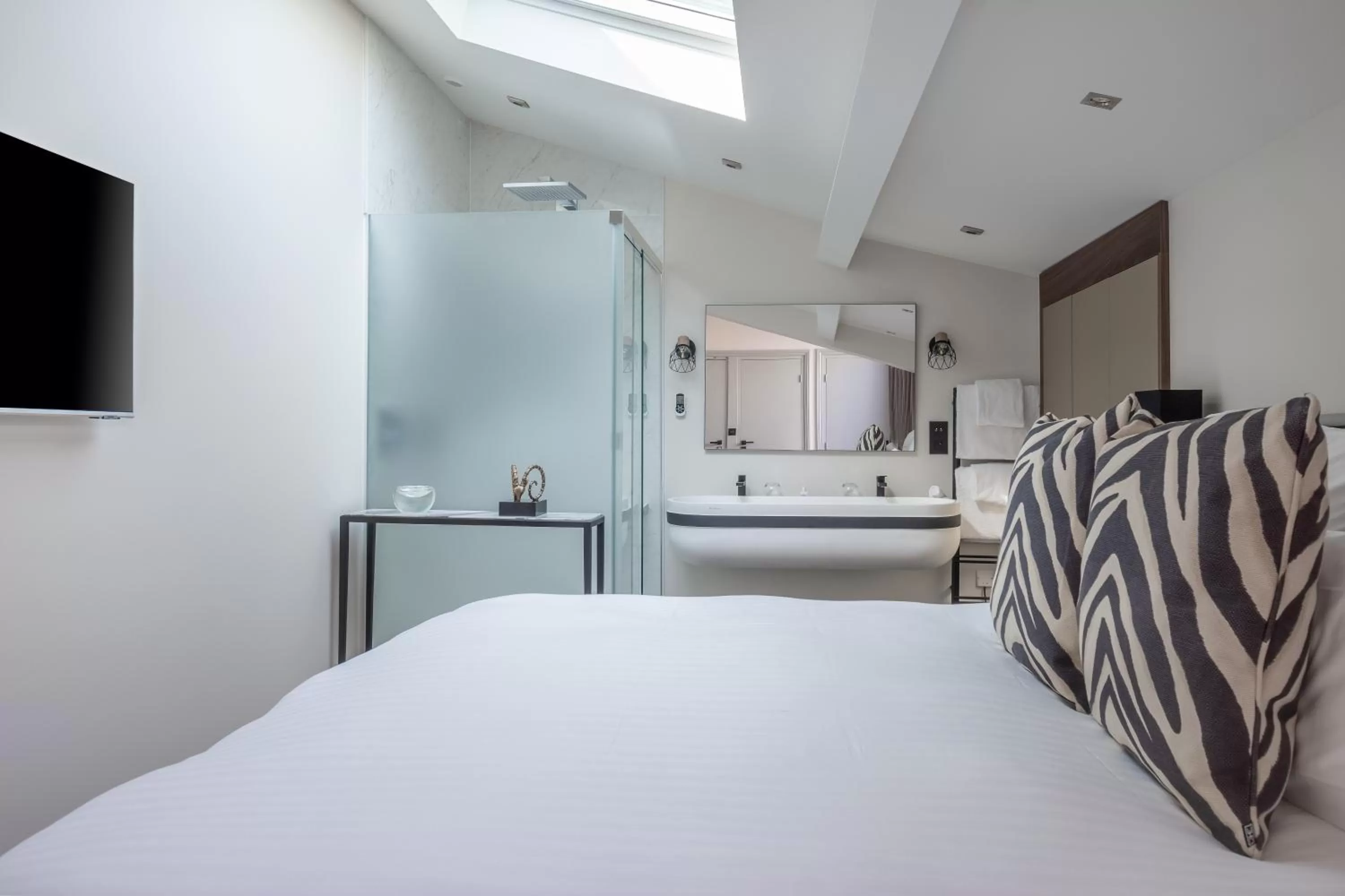 Photo of the whole room, Bed in Le Boutique Hotel & Spa