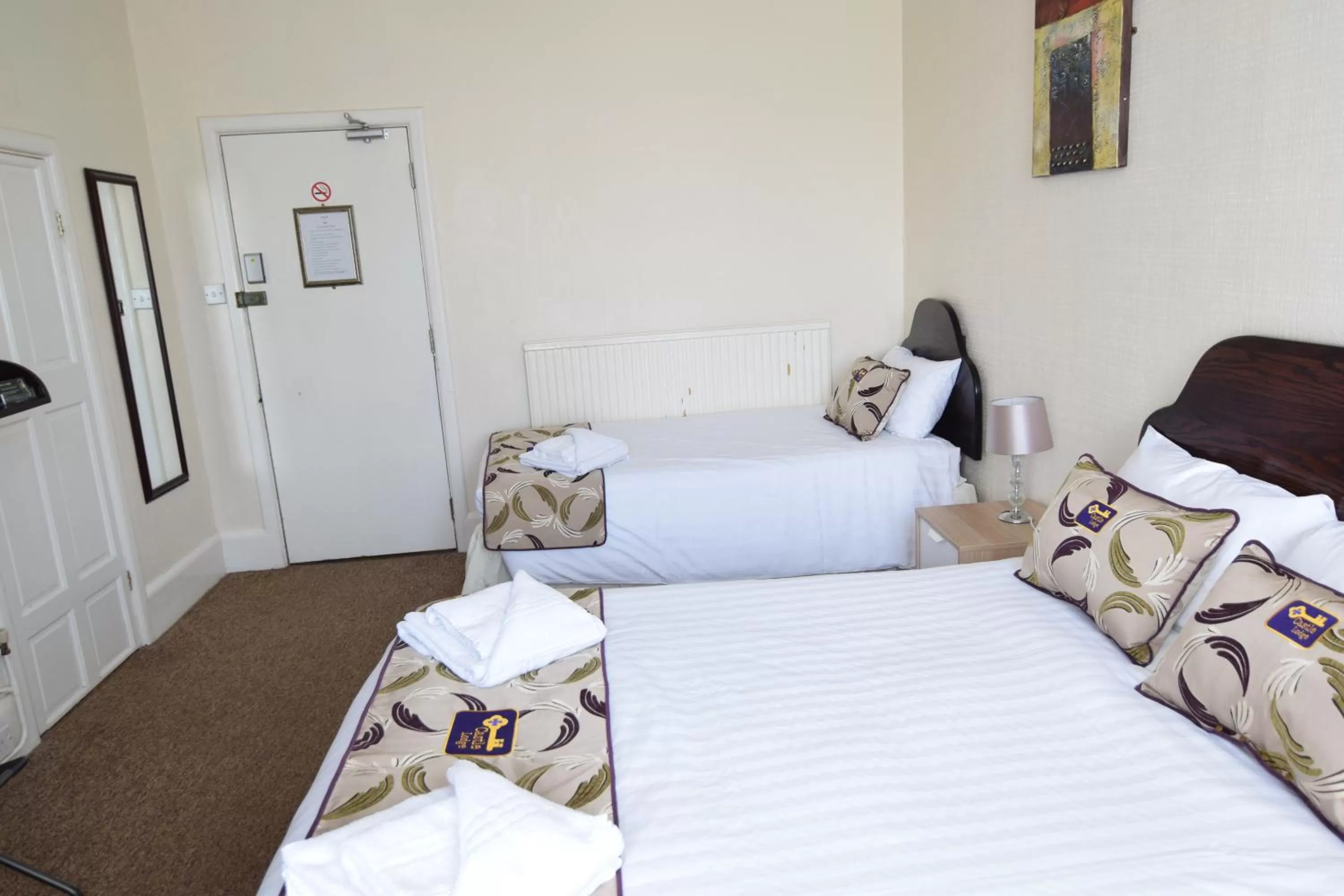 Bedroom, Bed in Castle Lodge