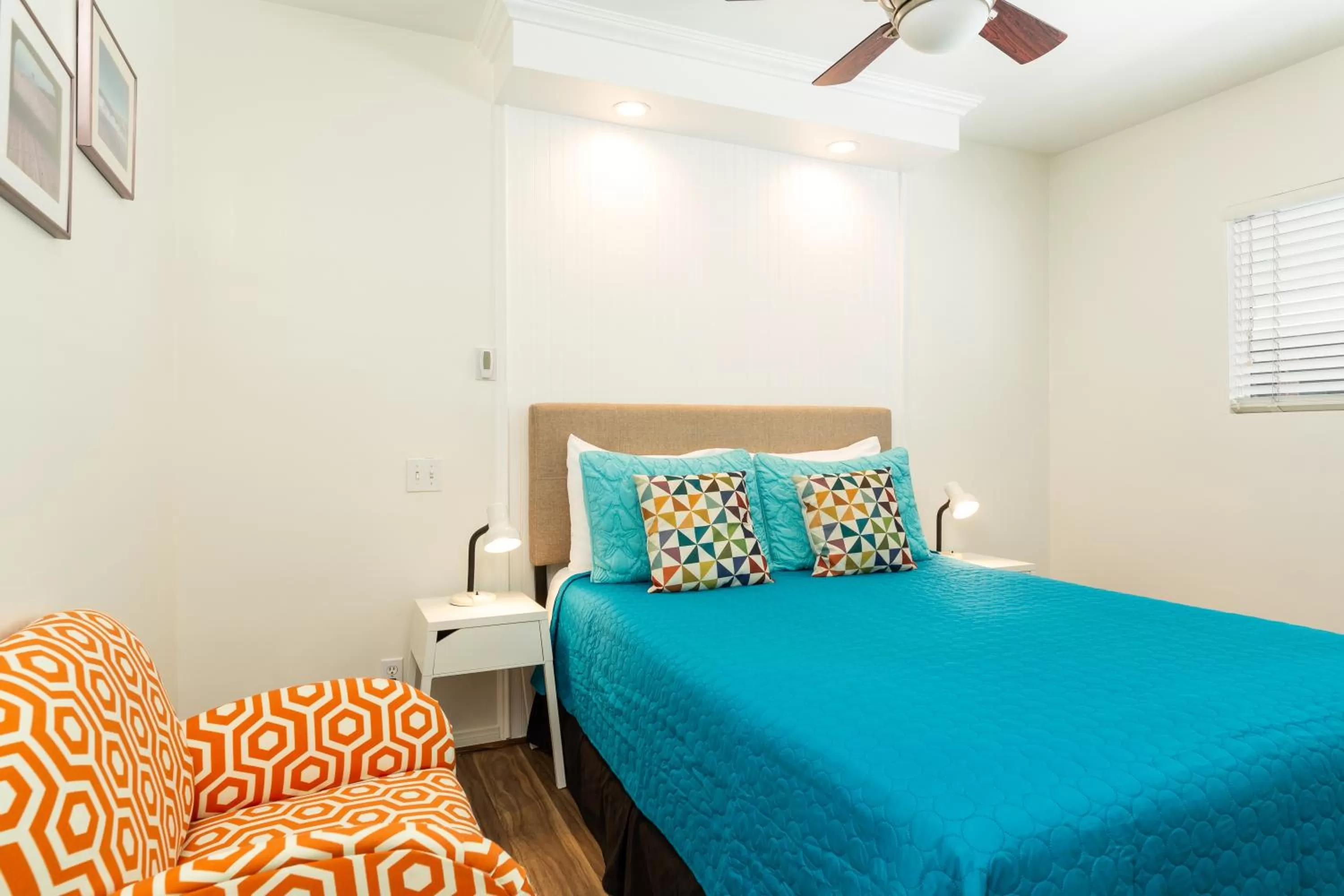 Bedroom, Bed in The Sea View Inn At The Beach