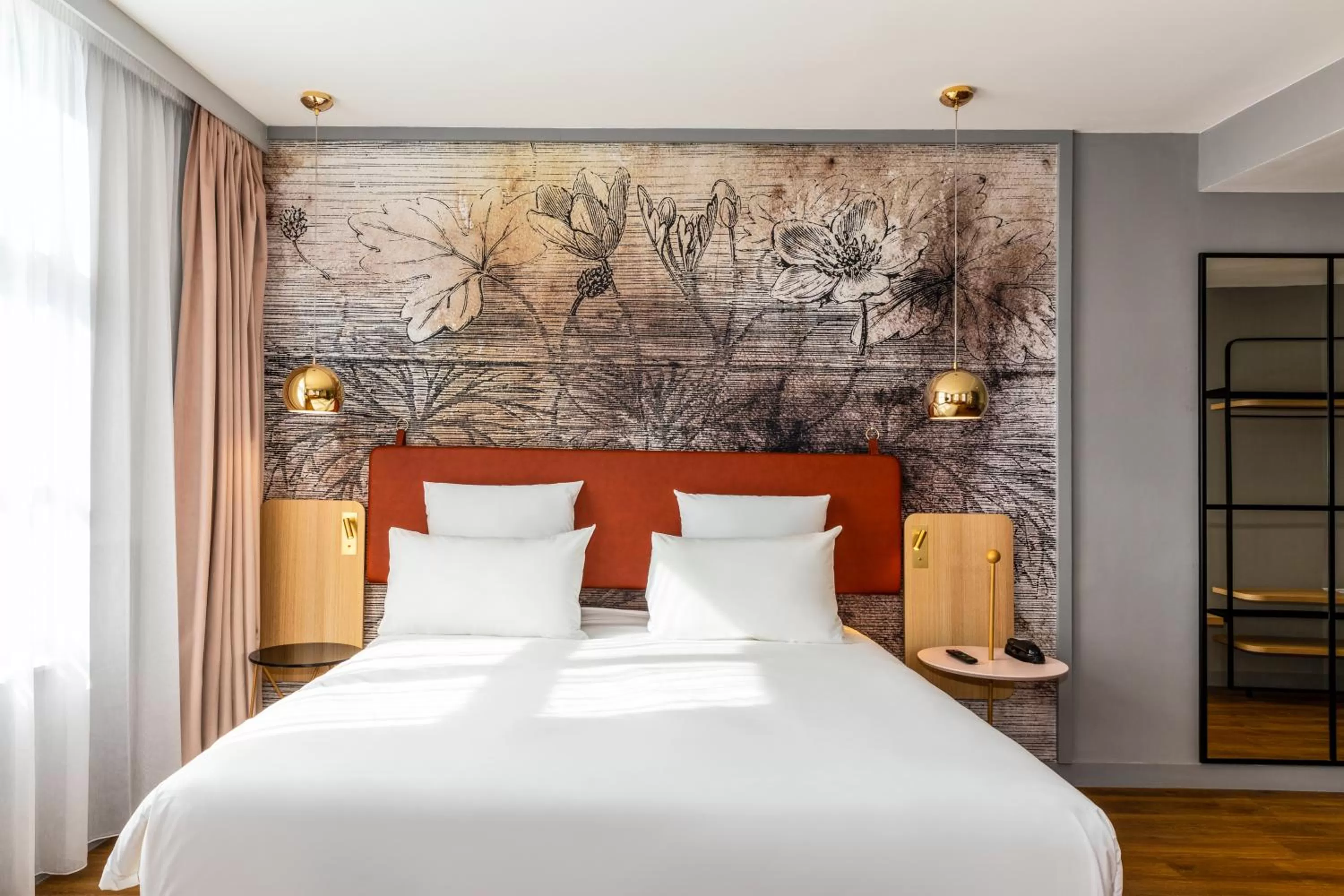 Bed in Mercure Saint Omer Centre Gare