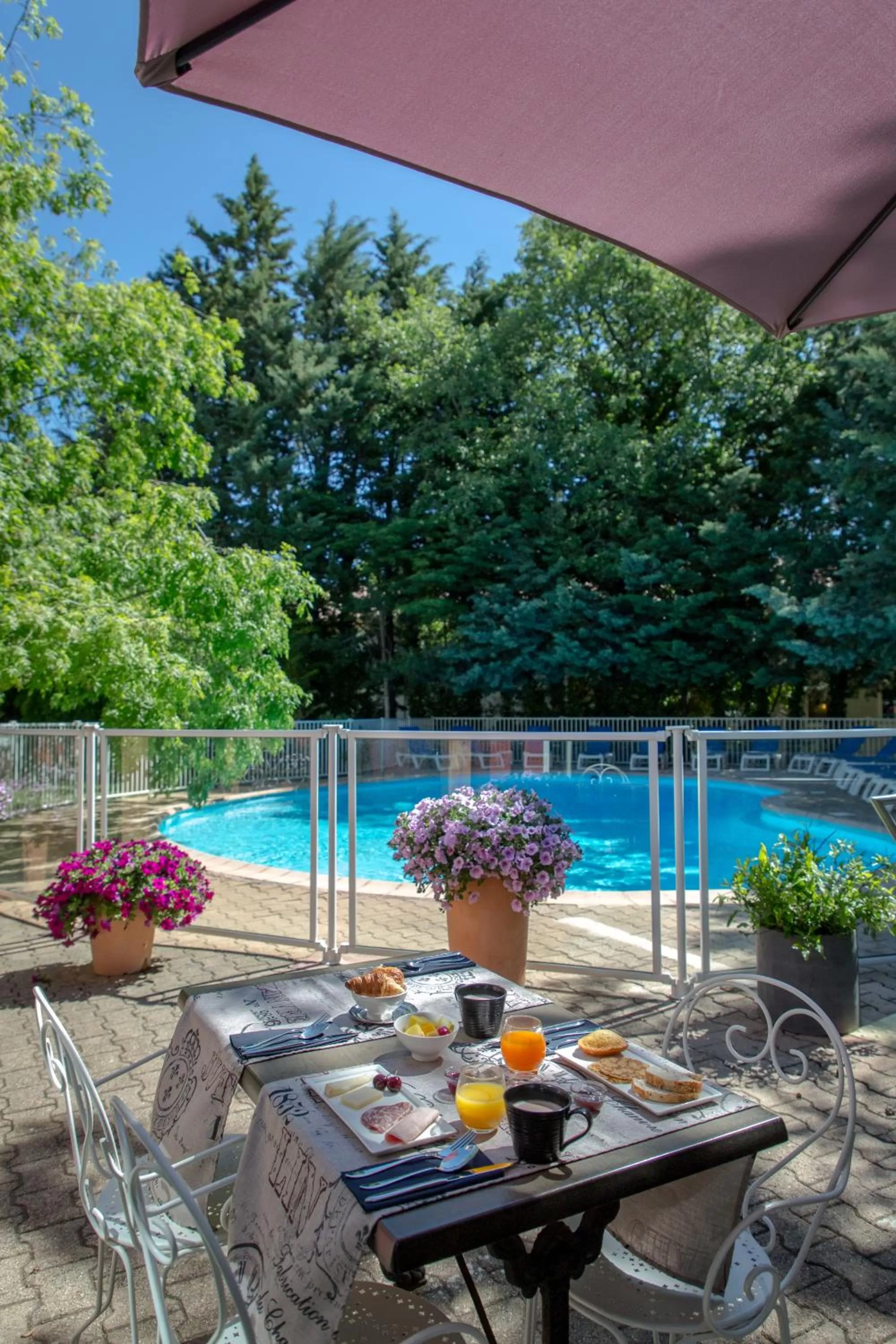 Patio in ibis Brignoles Provence Verte