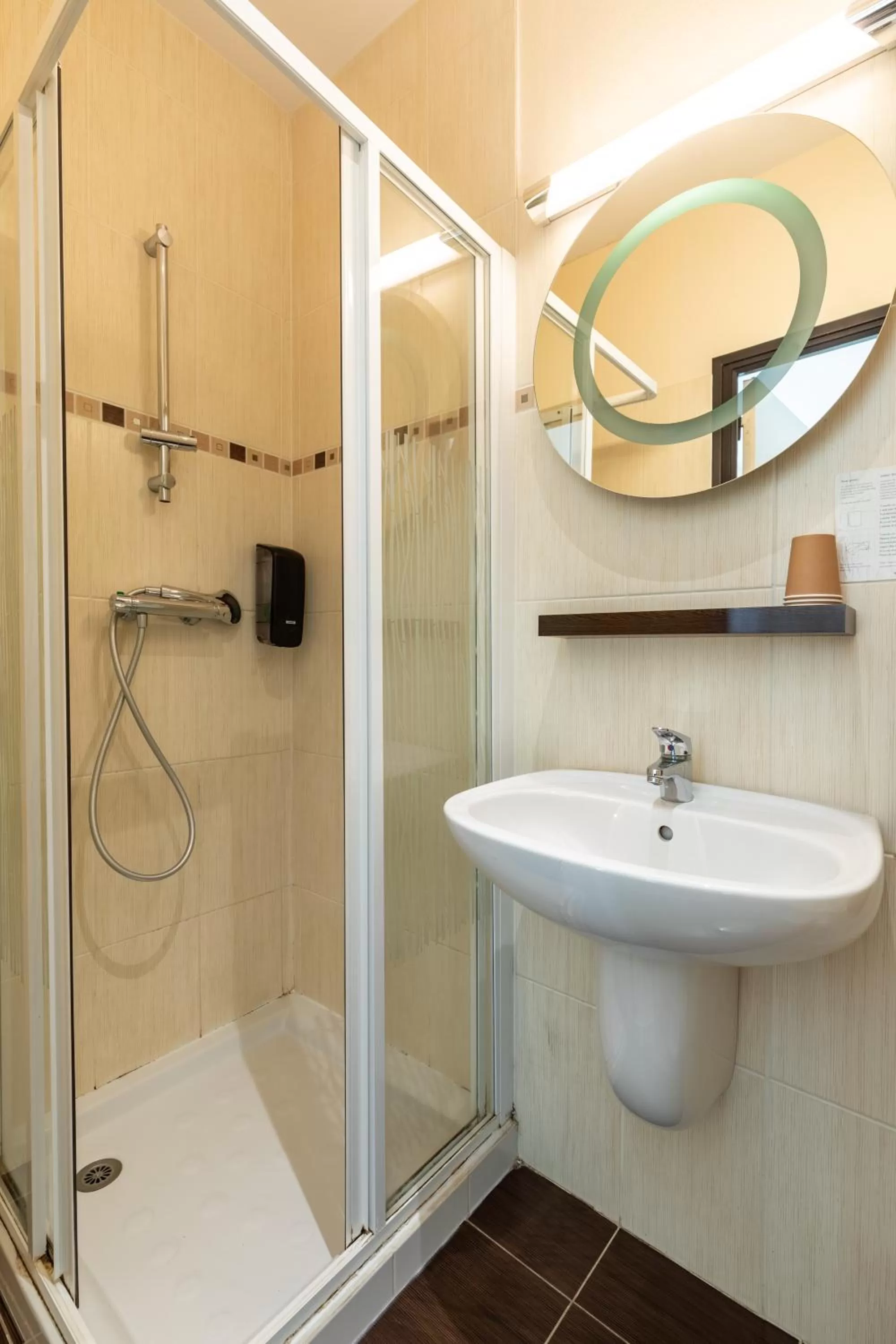 Bathroom in Hôtel Le Florin