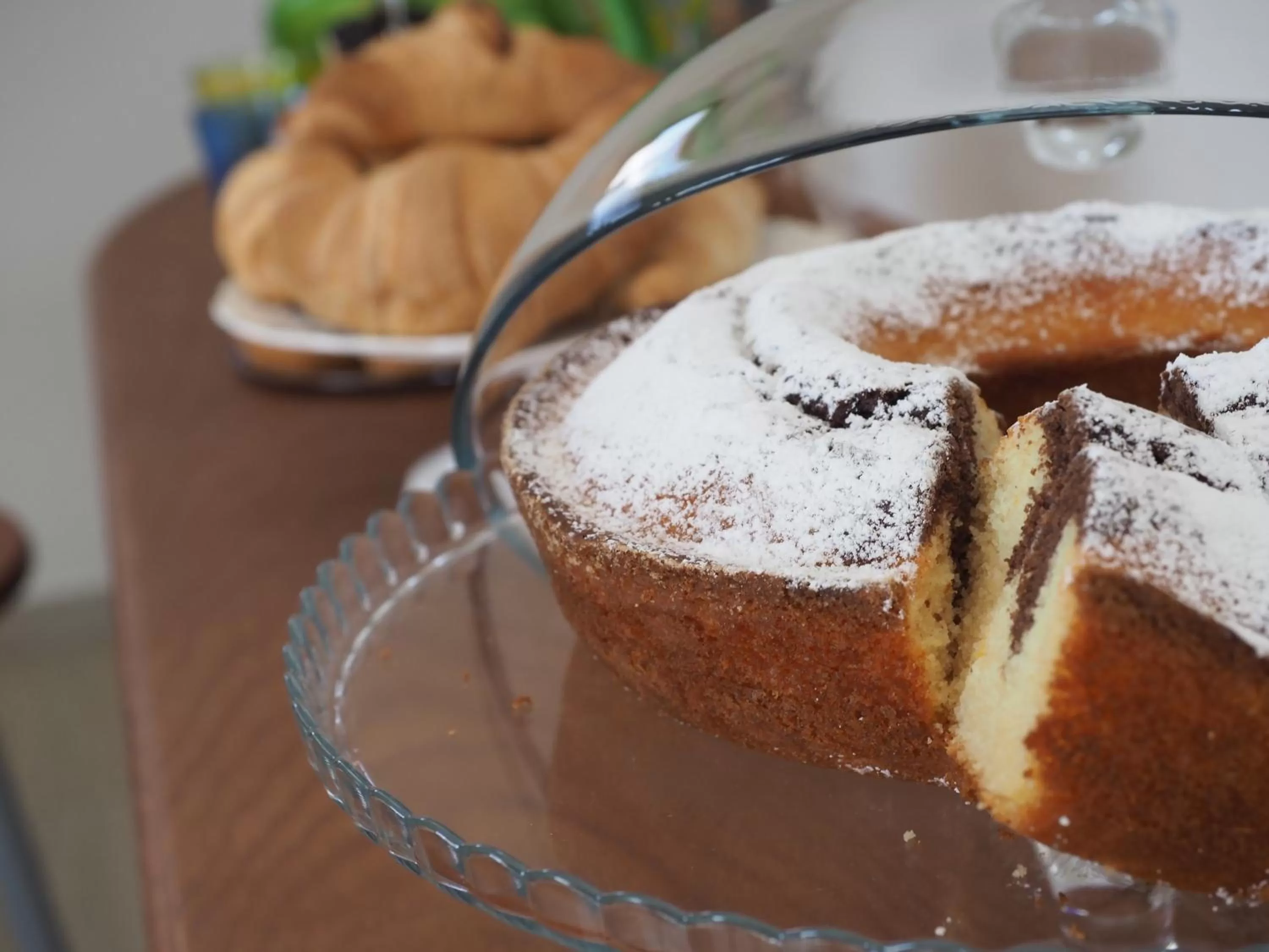 Buffet breakfast in Nolana '86