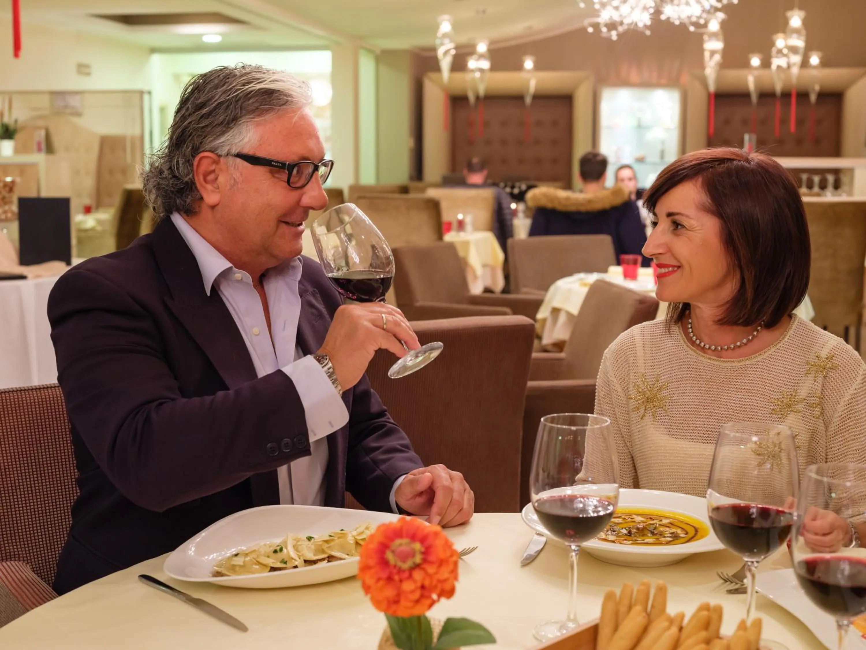 Restaurant/places to eat in Parc Hotel Germano Suites & Apartments