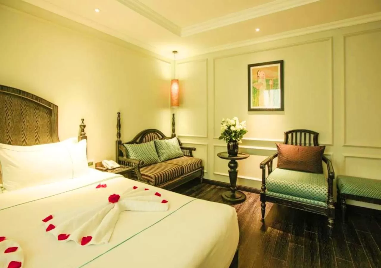 Photo of the whole room, Bed in Hanoi Emerald Waters Hotel Valley