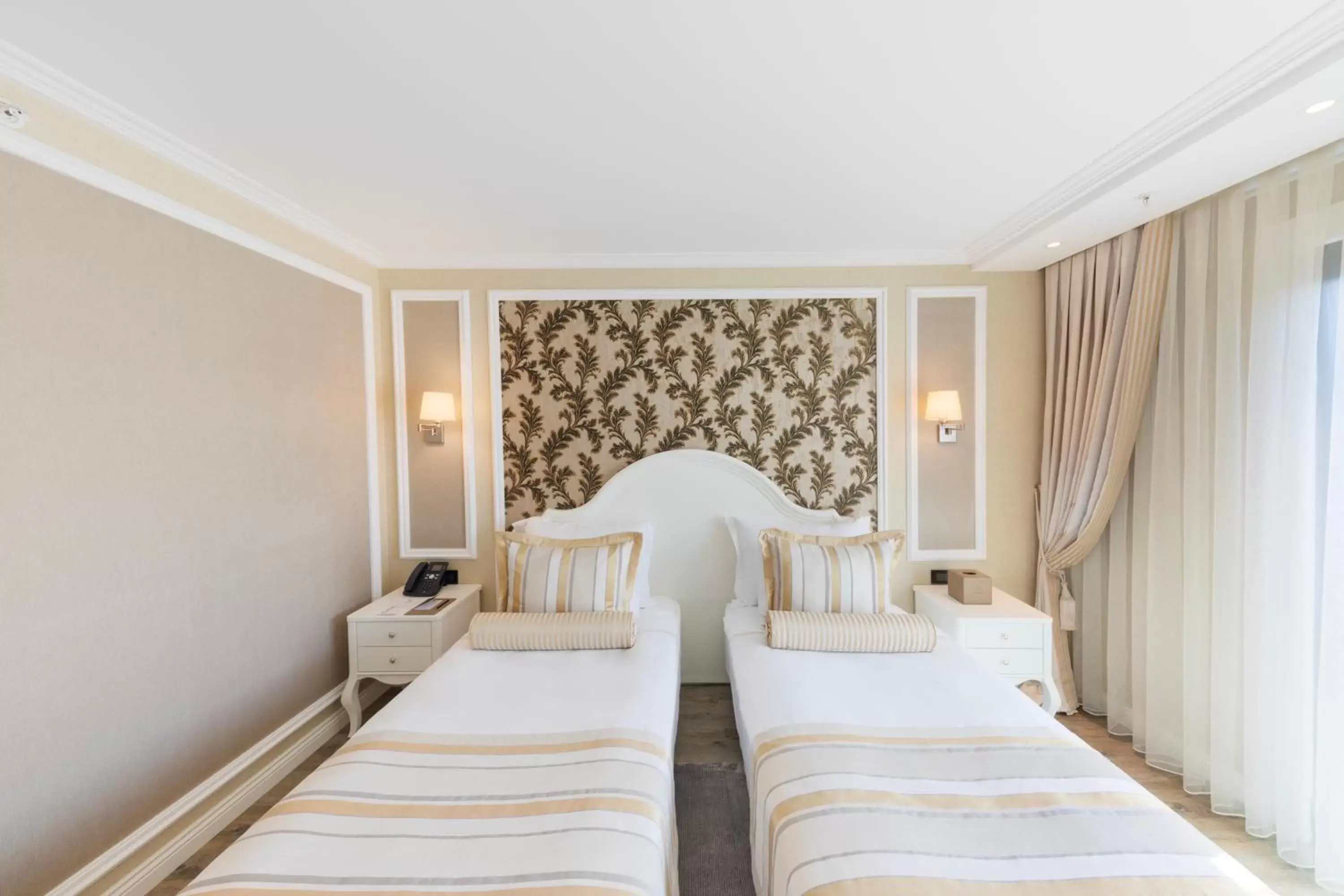 Deluxe Double or Twin Room in Hallmark Hotel & SPA Istanbul Deluxe Double or Twin Room in Hallmark Hotel & SPA Istanbul