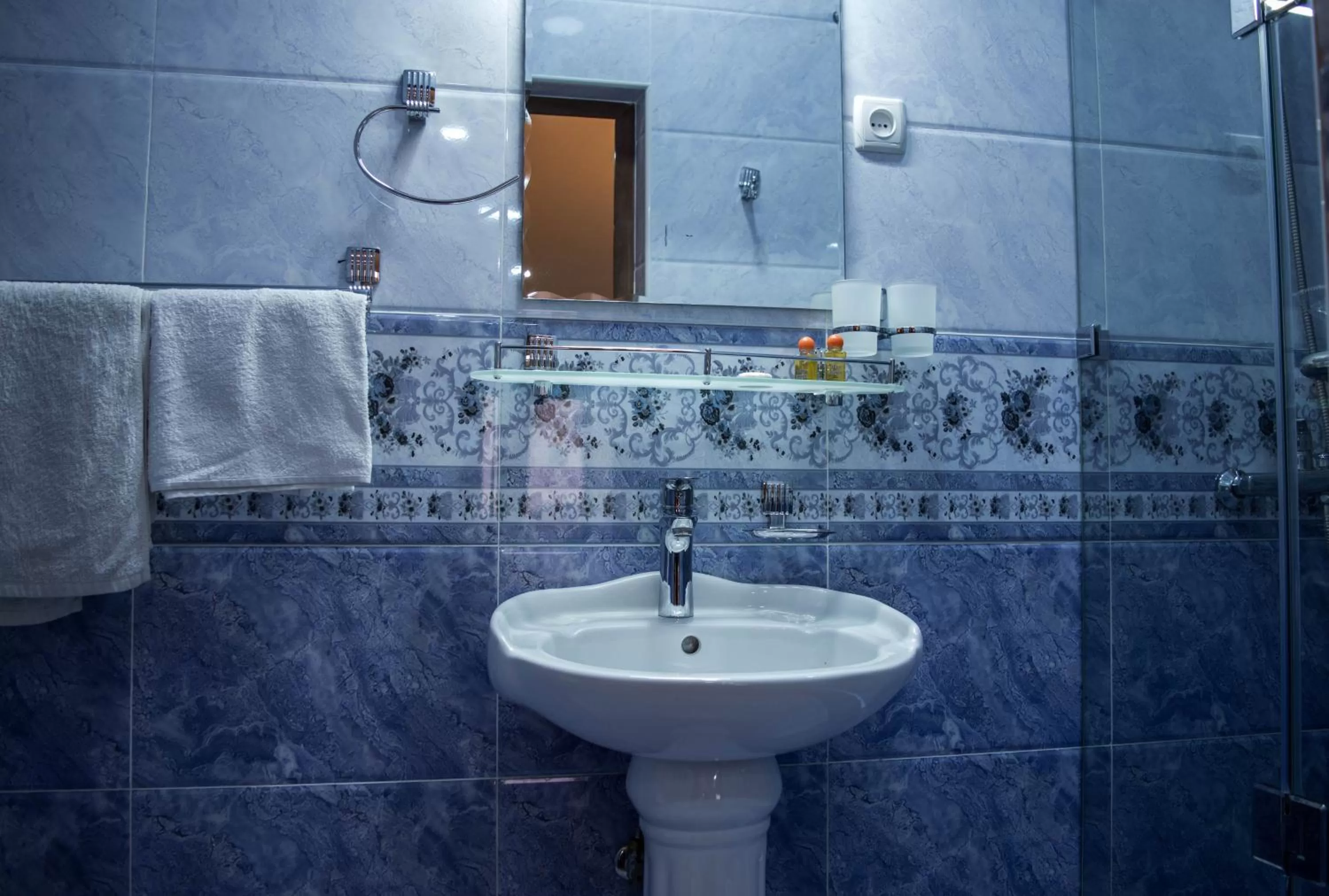 Bathroom in Jahongir Guest House