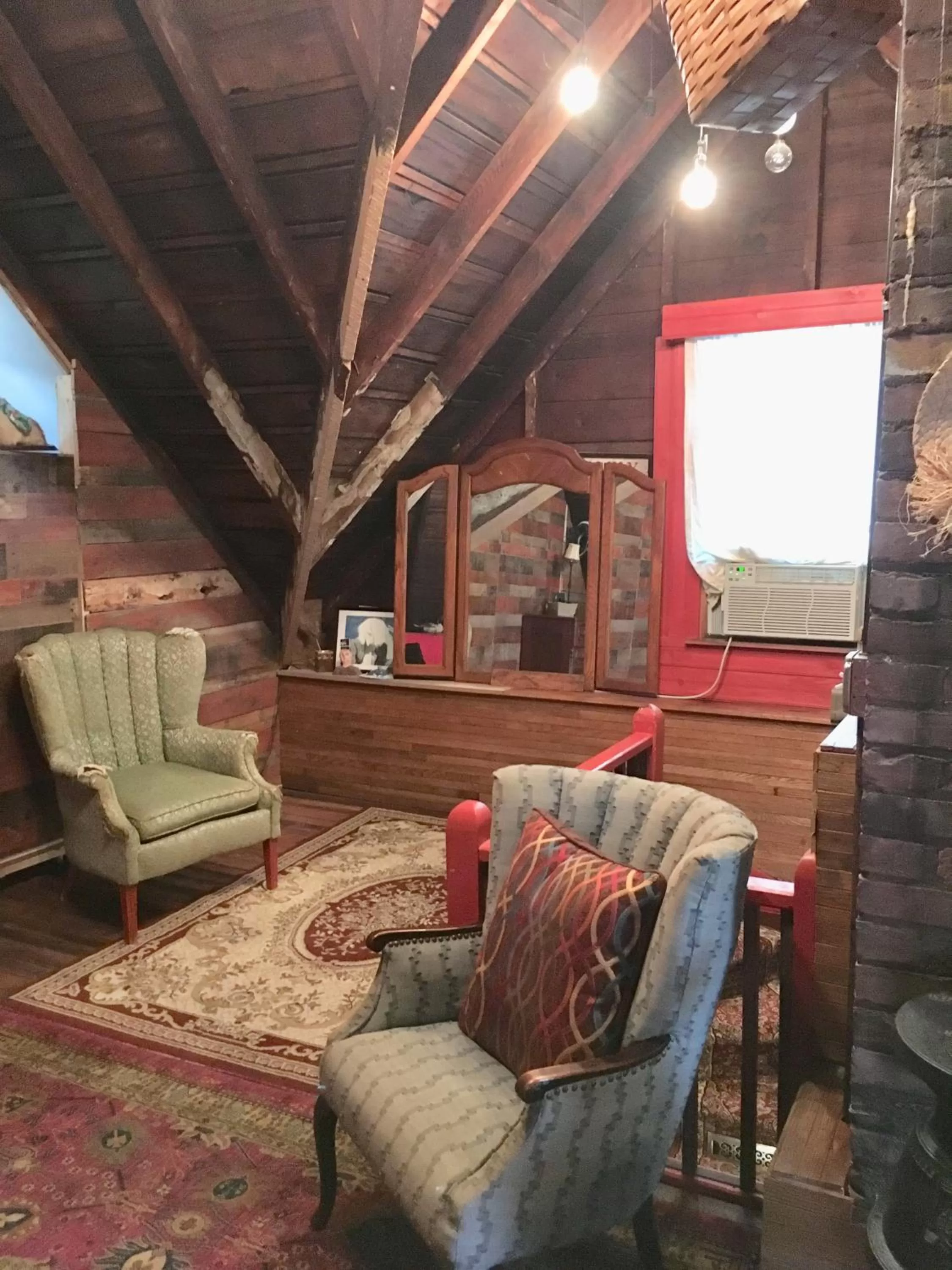 Seating Area in Aaron House of Niagara Falls