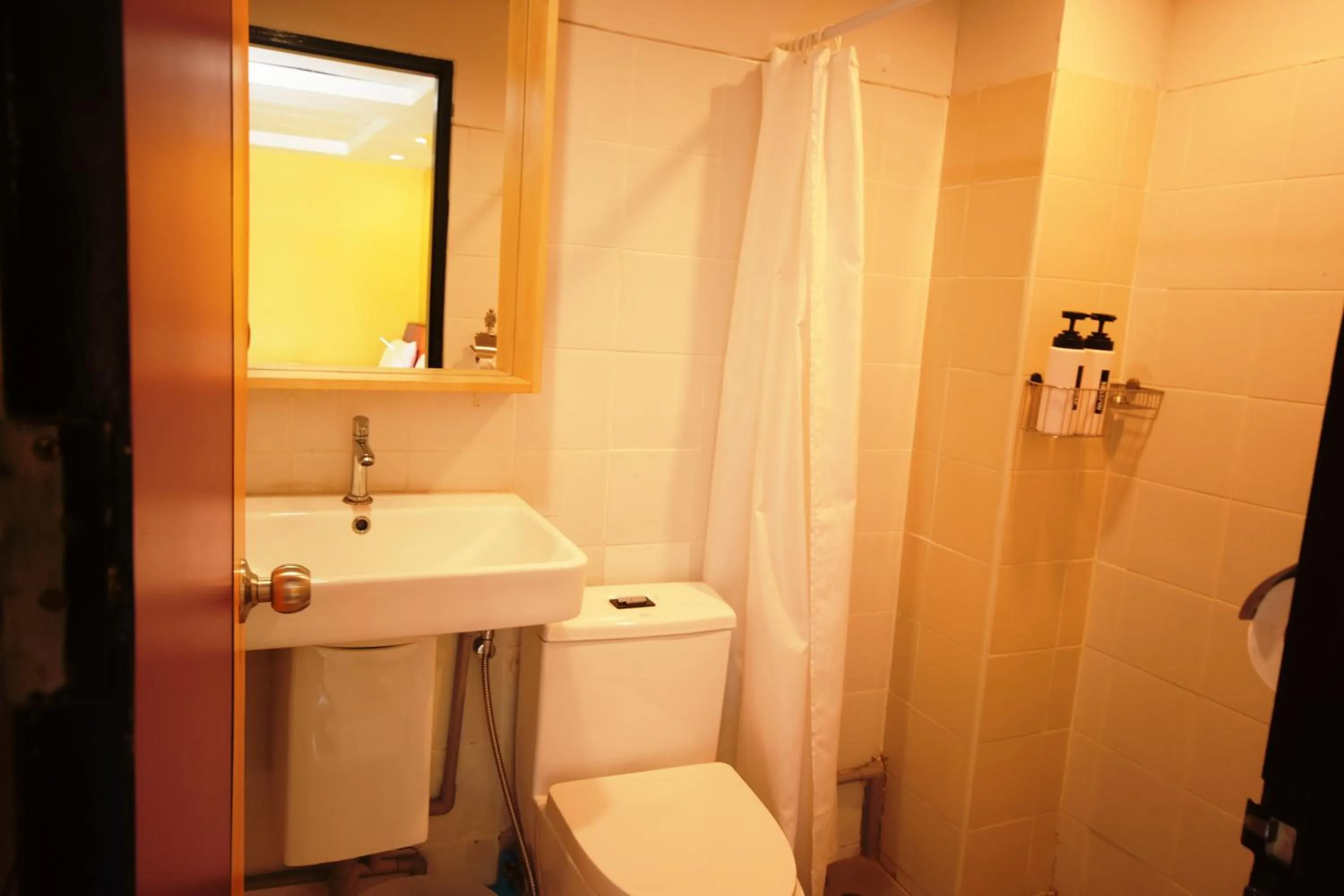 Photo of the whole room in Room@Vipa