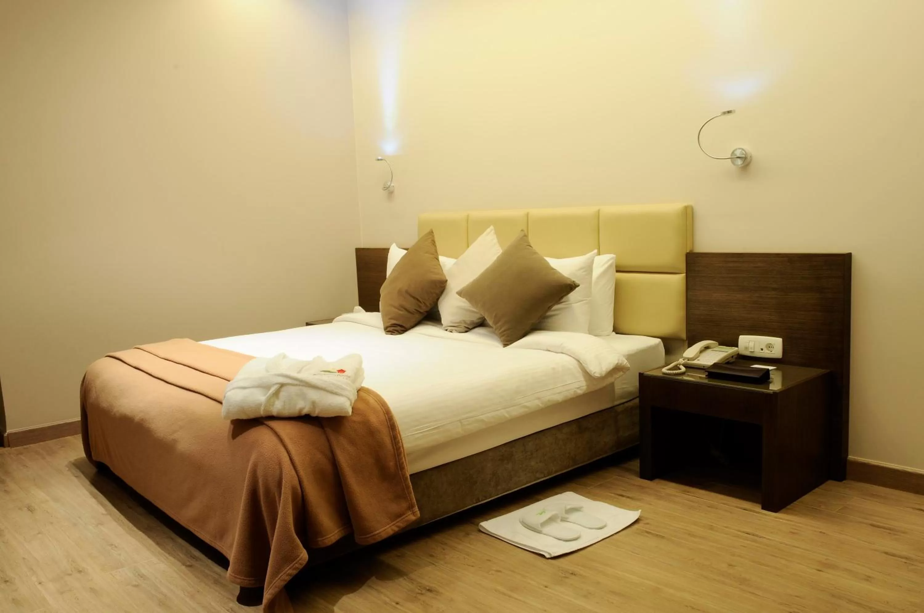 Bedroom, Bed in Country Lodge Hotel & Resort Beirut