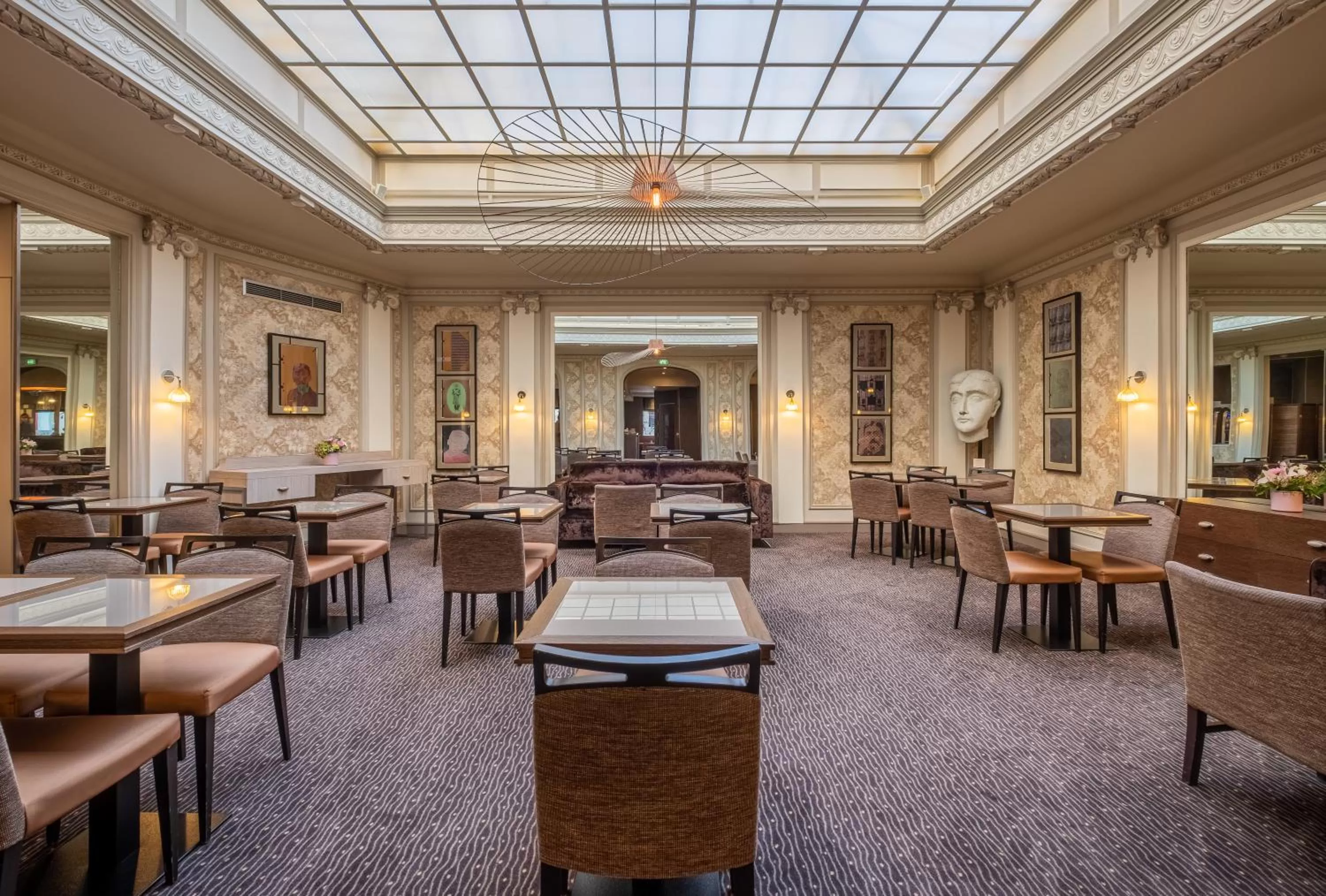 Restaurant/places to eat in Hotel Litteraire Le Swann, BW Premier Collection