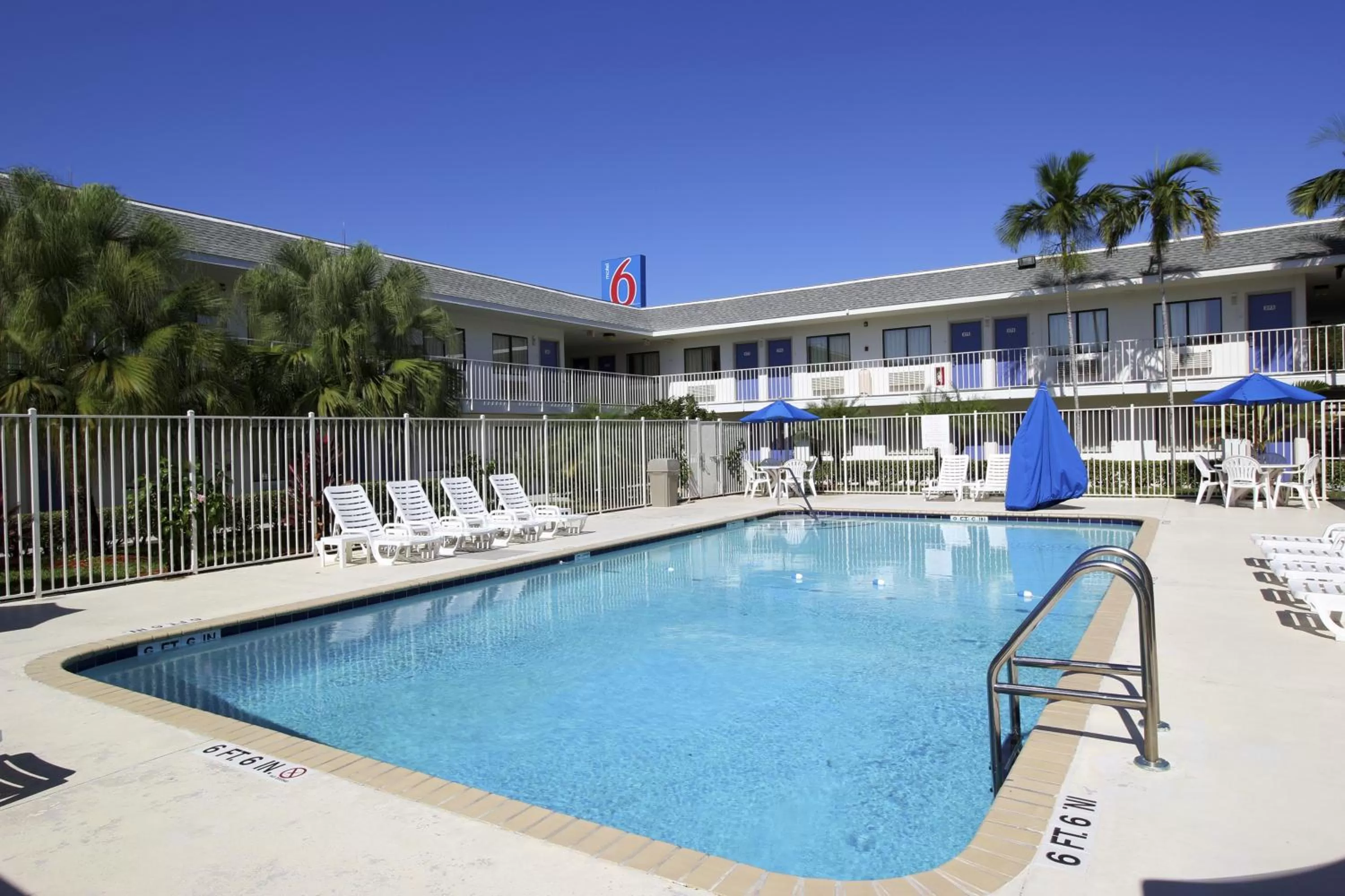 Swimming pool in Motel 6-Lantana West Palm Beach, FL