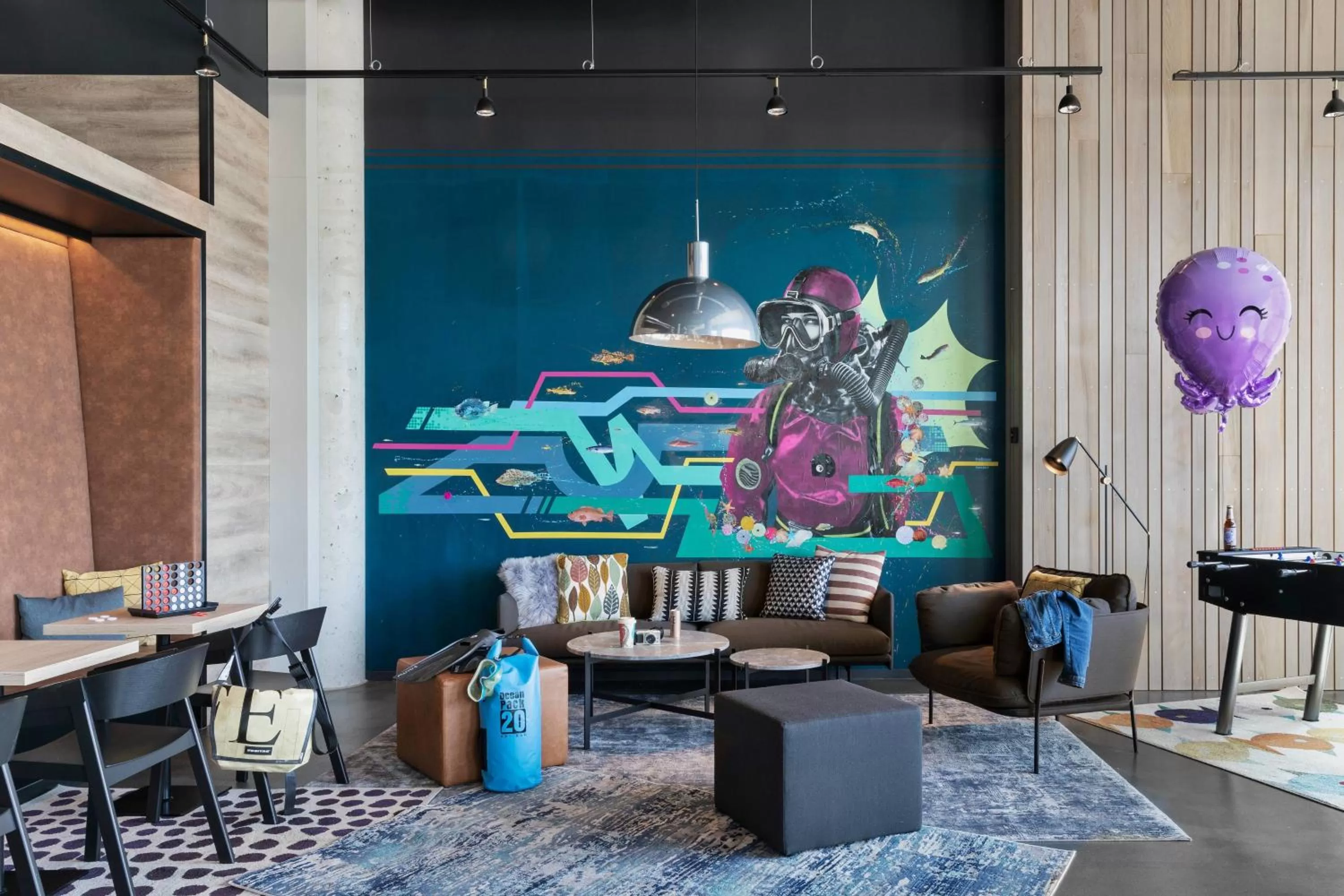 Lounge or bar in Moxy Bergen