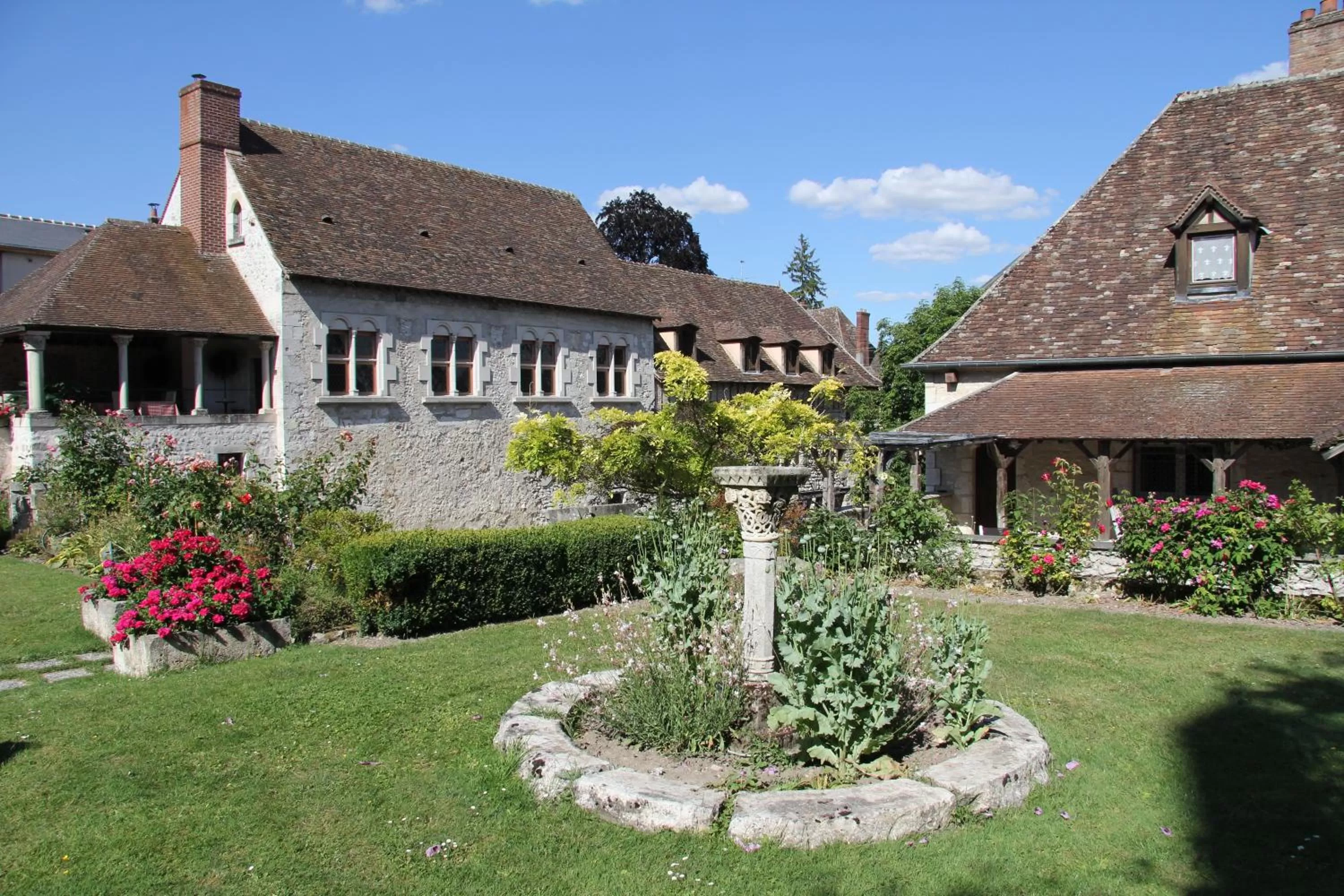 Property building in Demeure des Vieux Bains