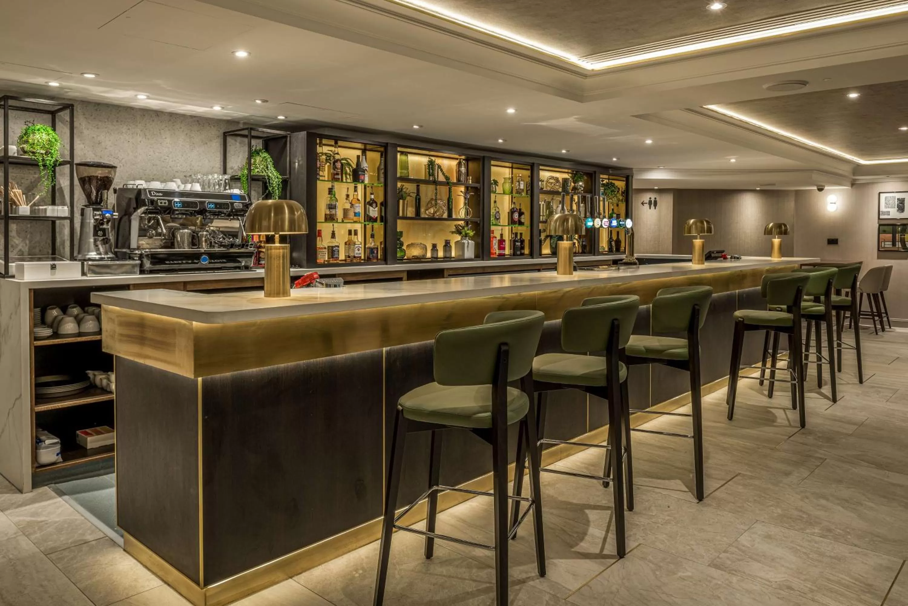 Lounge or bar in Hilton London Watford