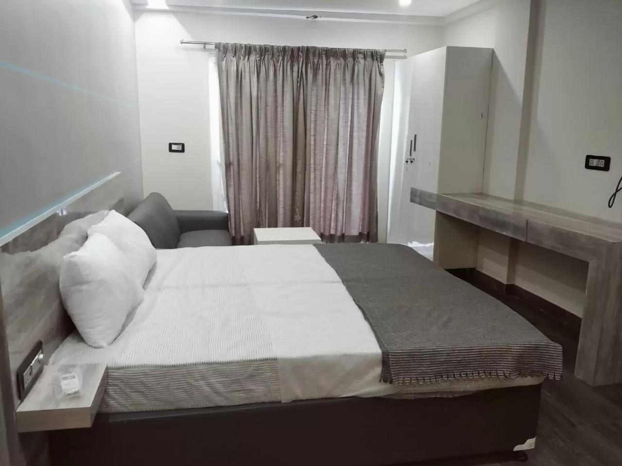 Bed in RESTEL STUDIO FLATS