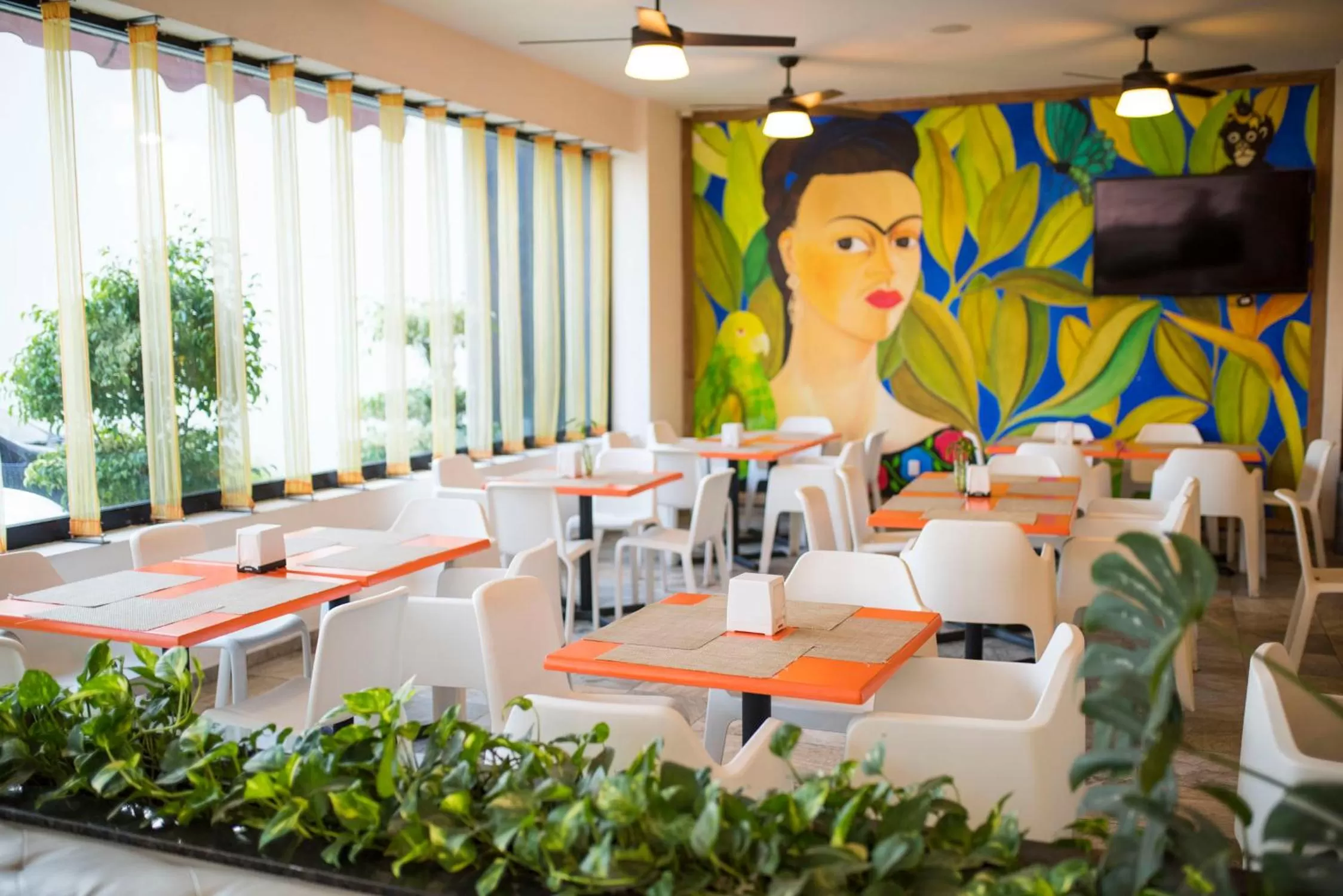 Restaurant/Places to Eat in Hotel Andiroba Palace