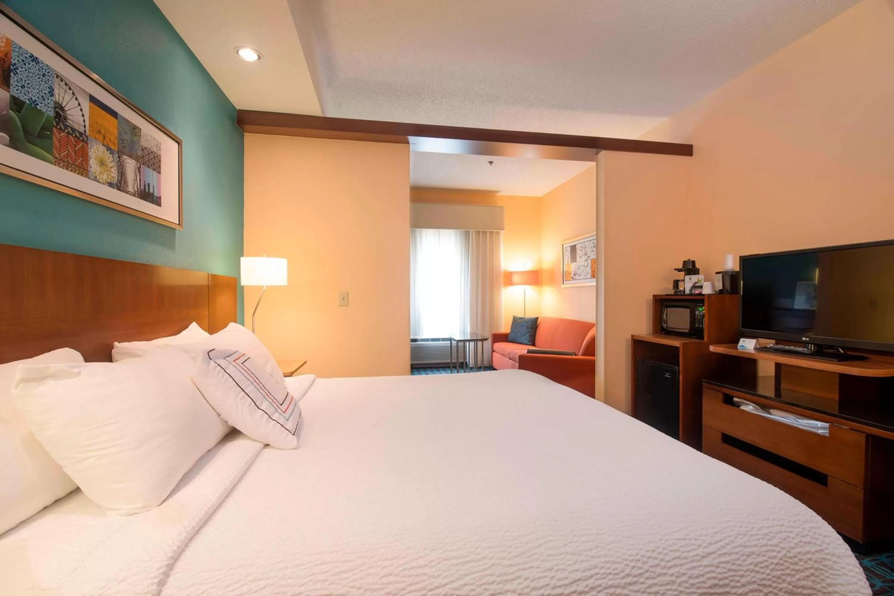 Bedroom, Bed in Comfort Inn & Suites Green Bay Stadium Area