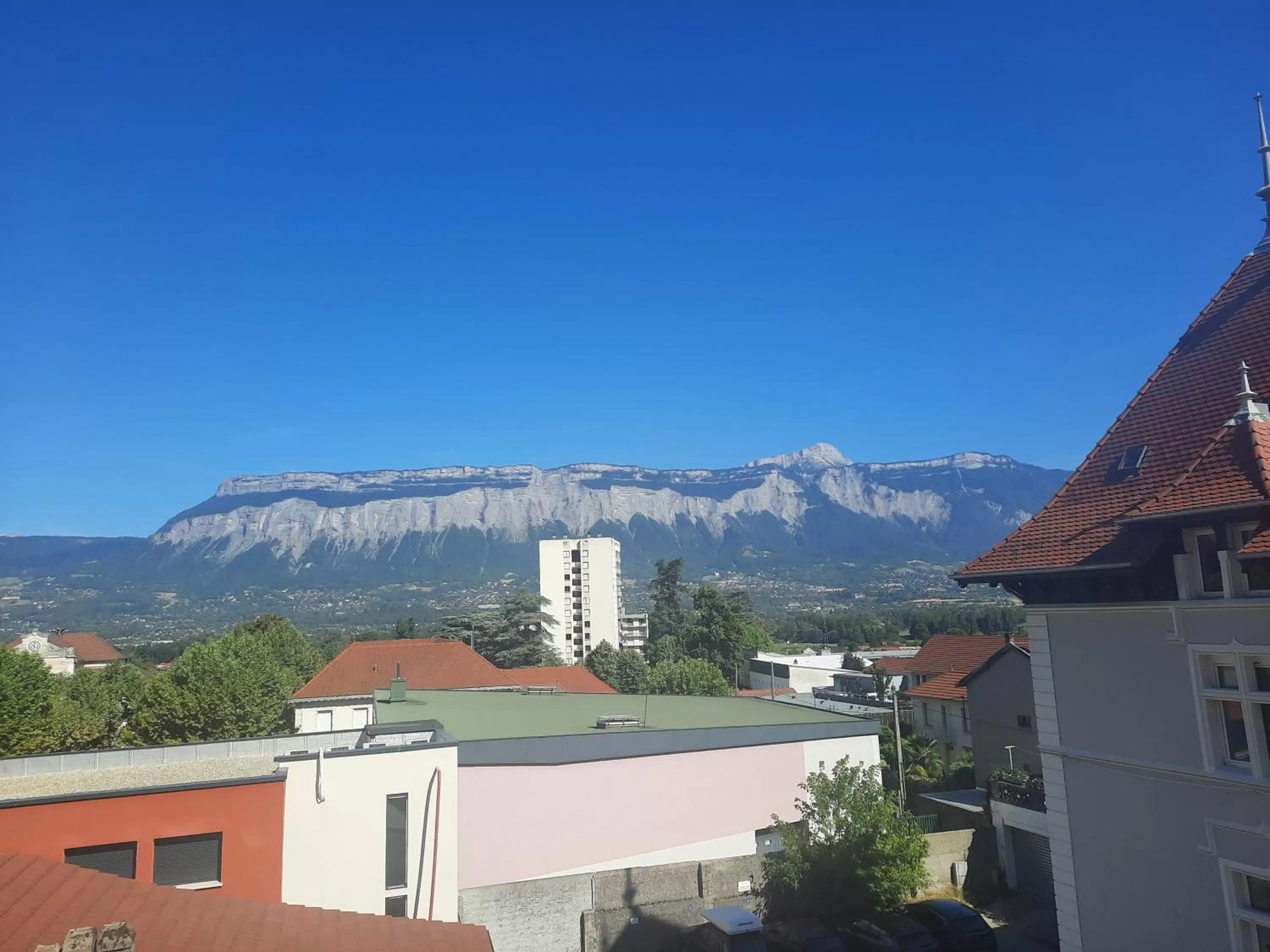 Mountain view in Hôtel du Midi