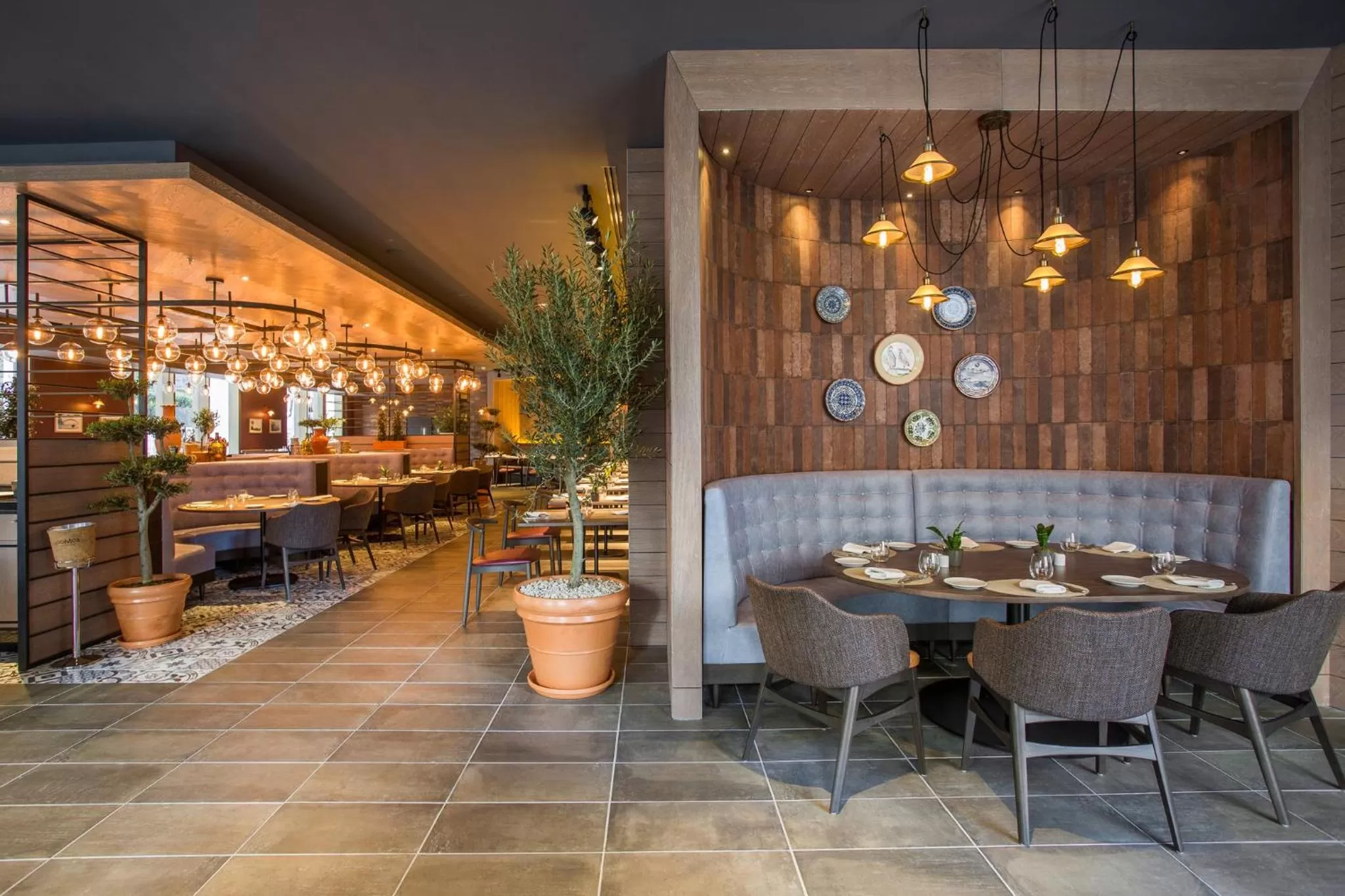 Restaurant/places to eat in Crowne Plaza Porto by IHG