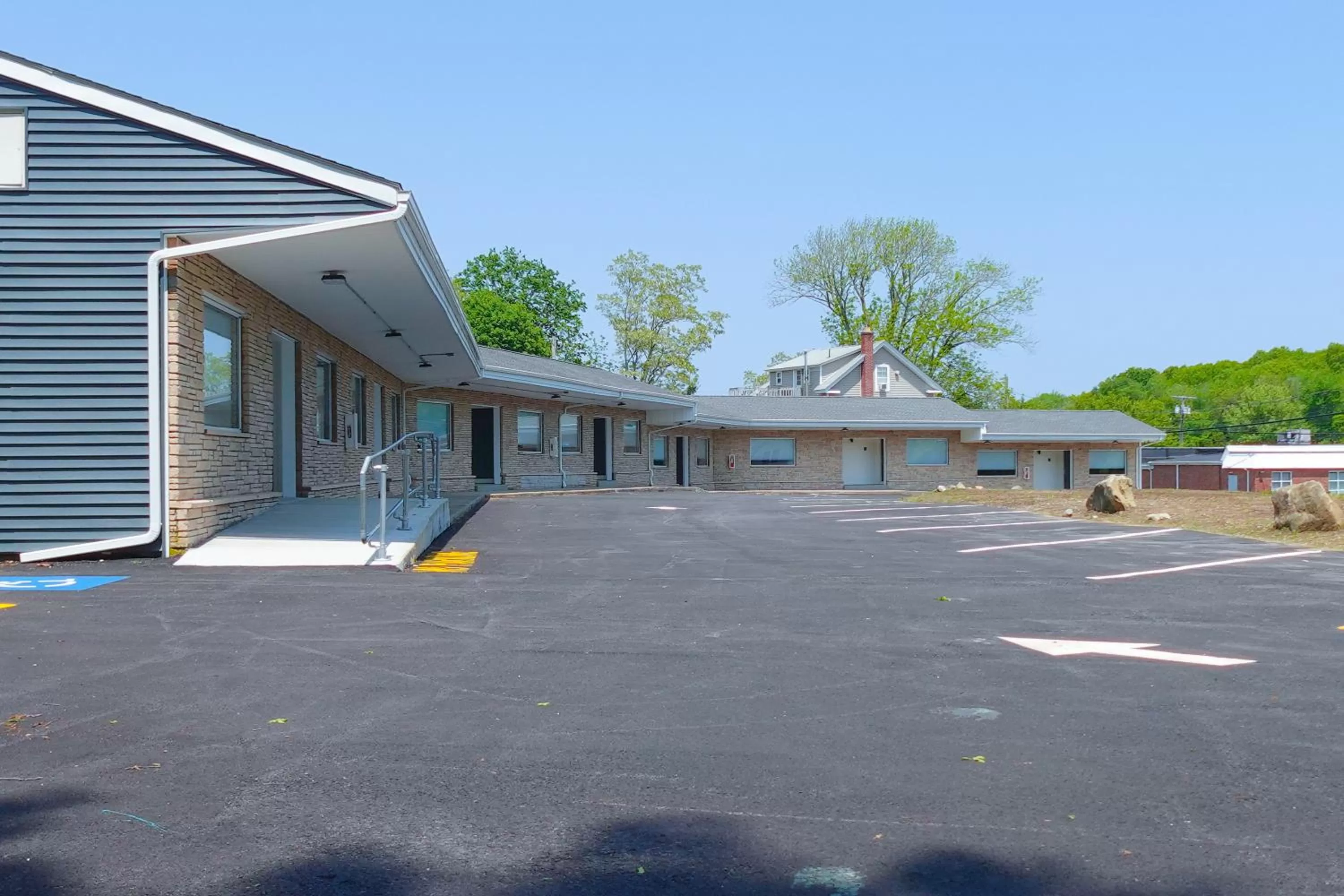 Property building in Blue Beach Motel Providence North Kingstown