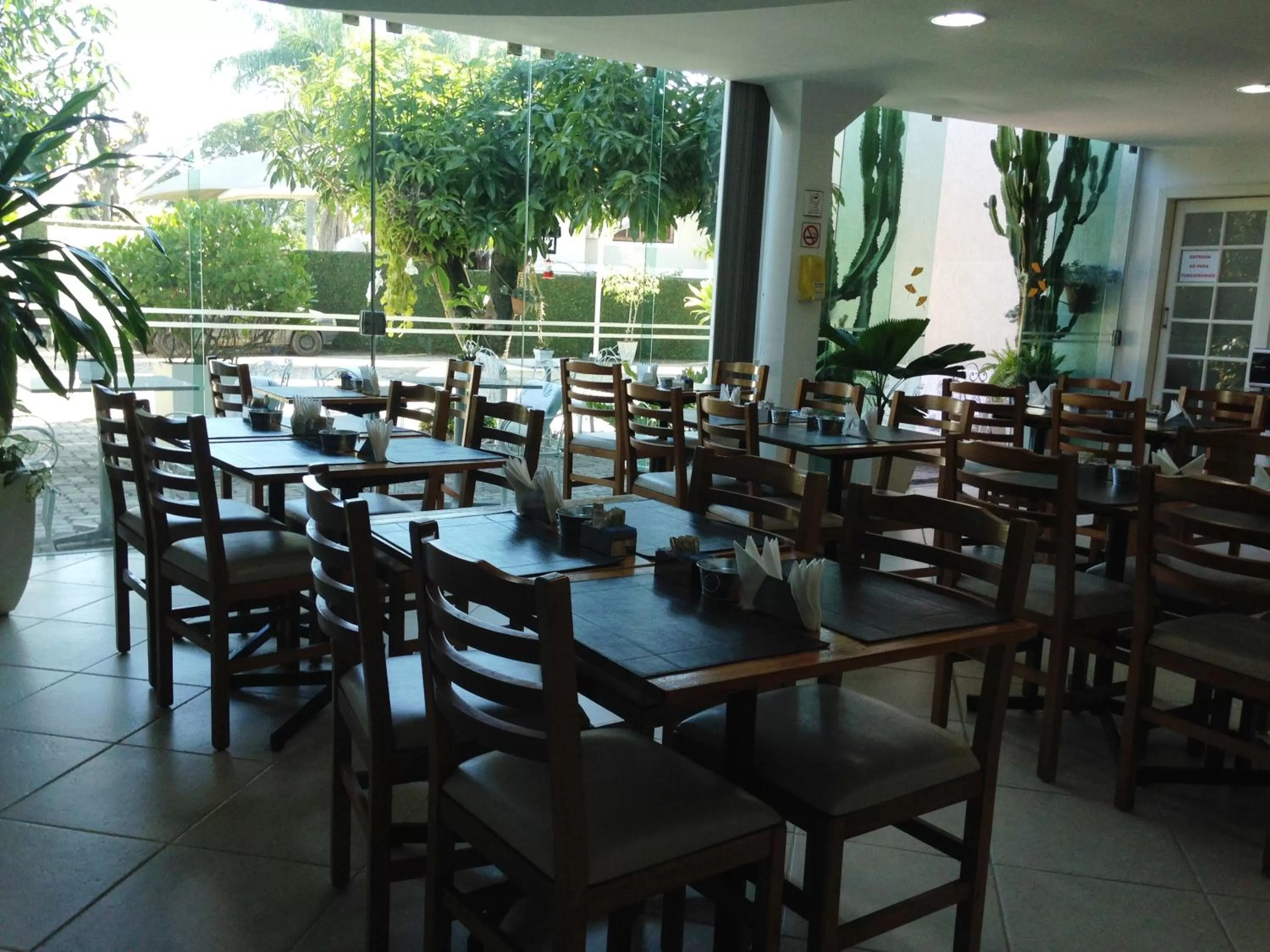 Banquet/Function facilities, Restaurant/Places to Eat in Camboinhas Beach Pousada