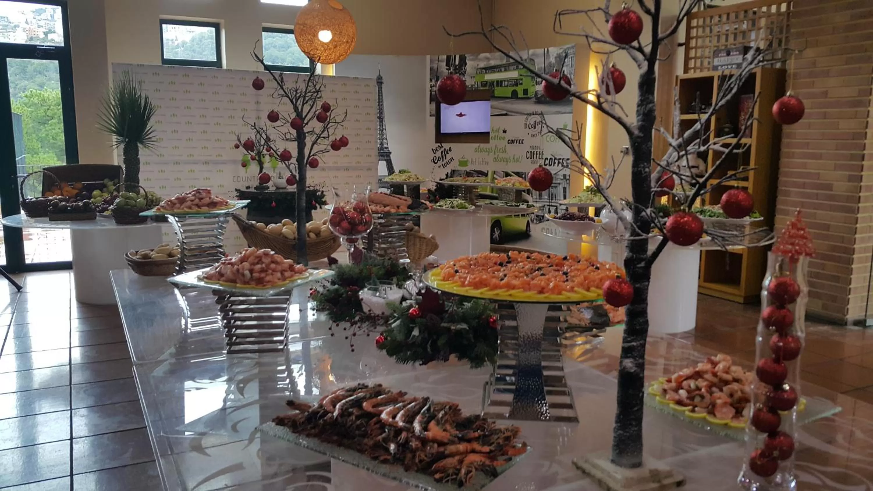 Restaurant/places to eat in Country Lodge Hotel & Resort Beirut