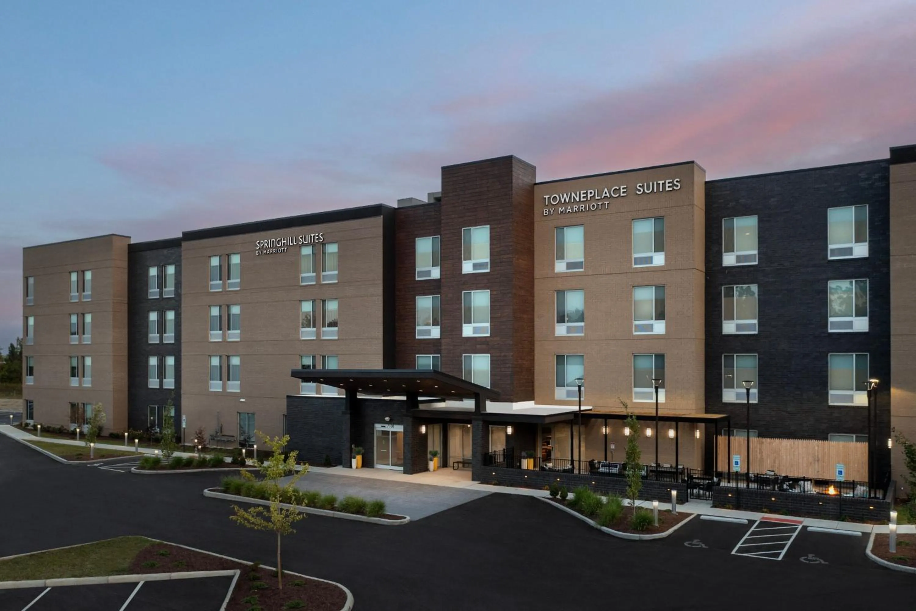 Property building in SpringHill Suites by Marriott Cincinnati Mason
