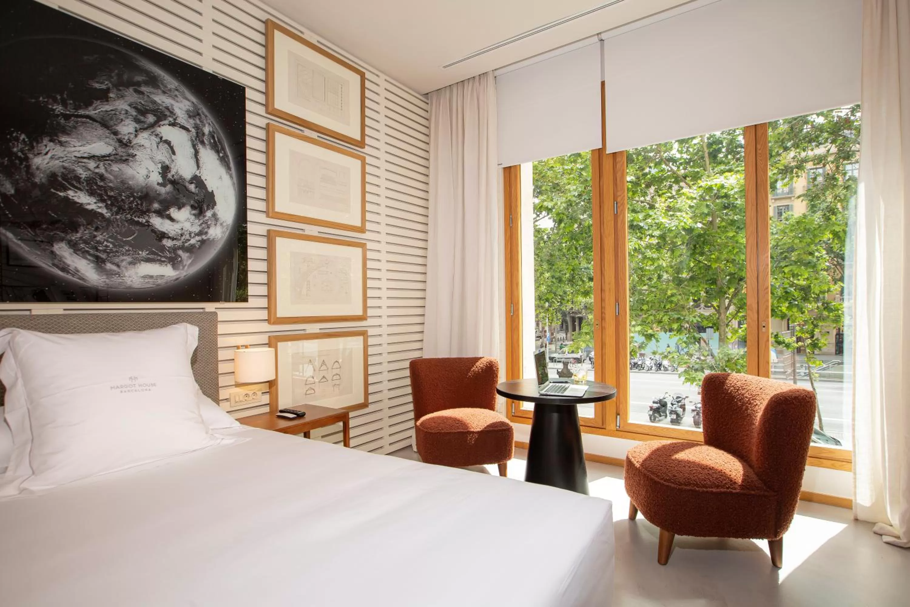 Photo of the whole room, Bed in Hotel Margot House Barcelona