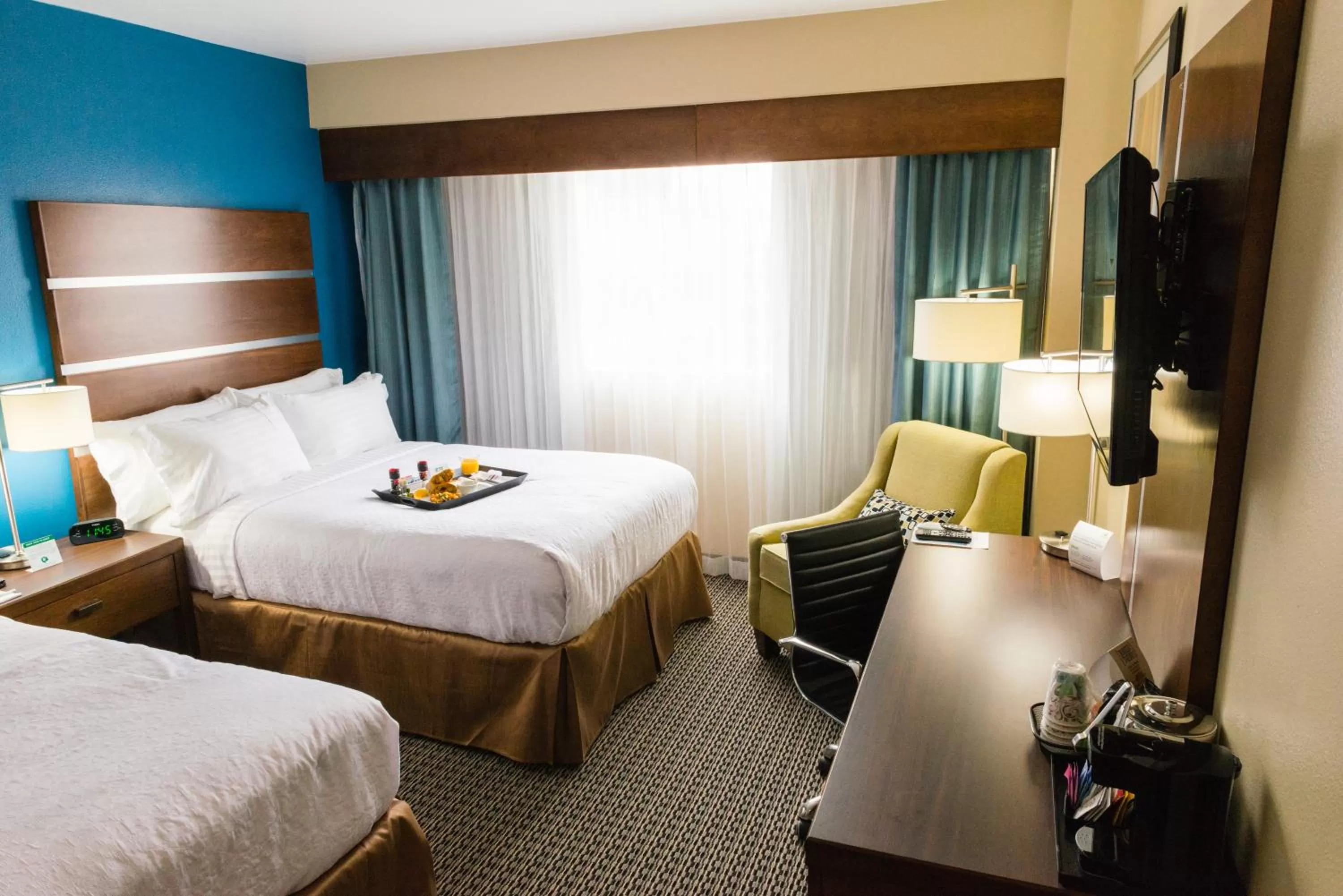 Photo of the whole room, Bed in Holiday Inn Houston Downtown by IHG