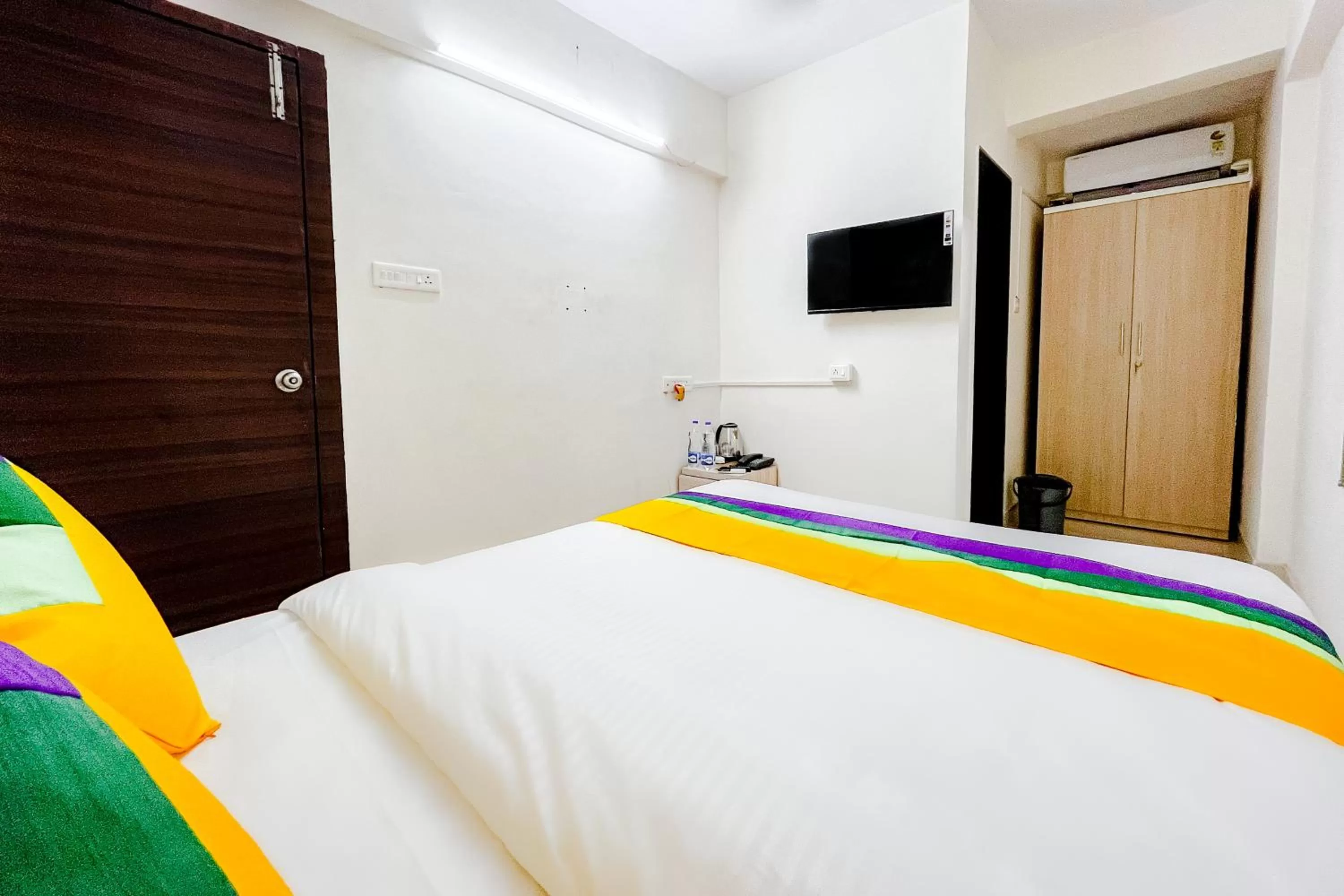 Bed in Itsy By Treebo - Opal Suites