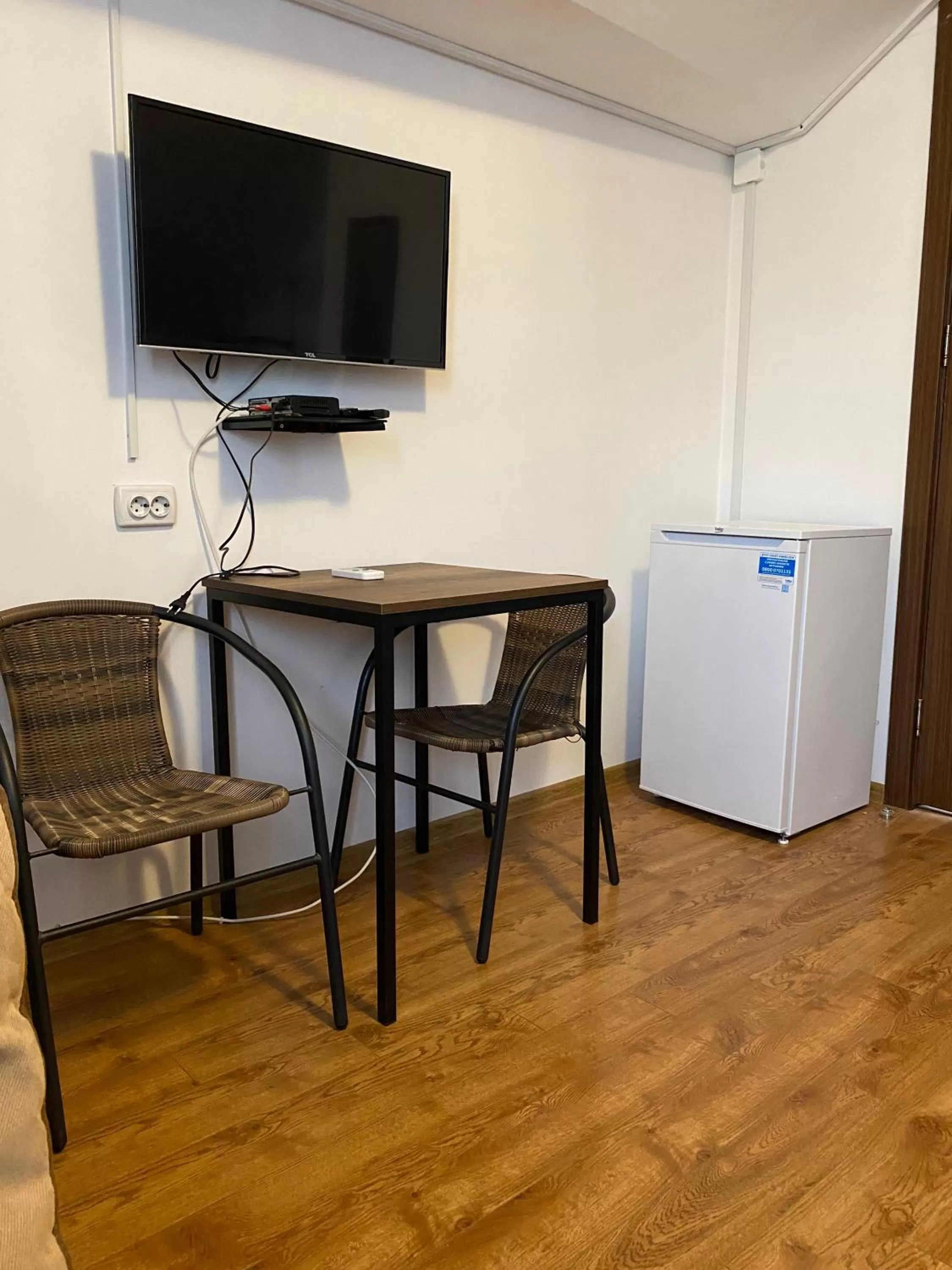 TV/Entertainment Center in Hotel Cité