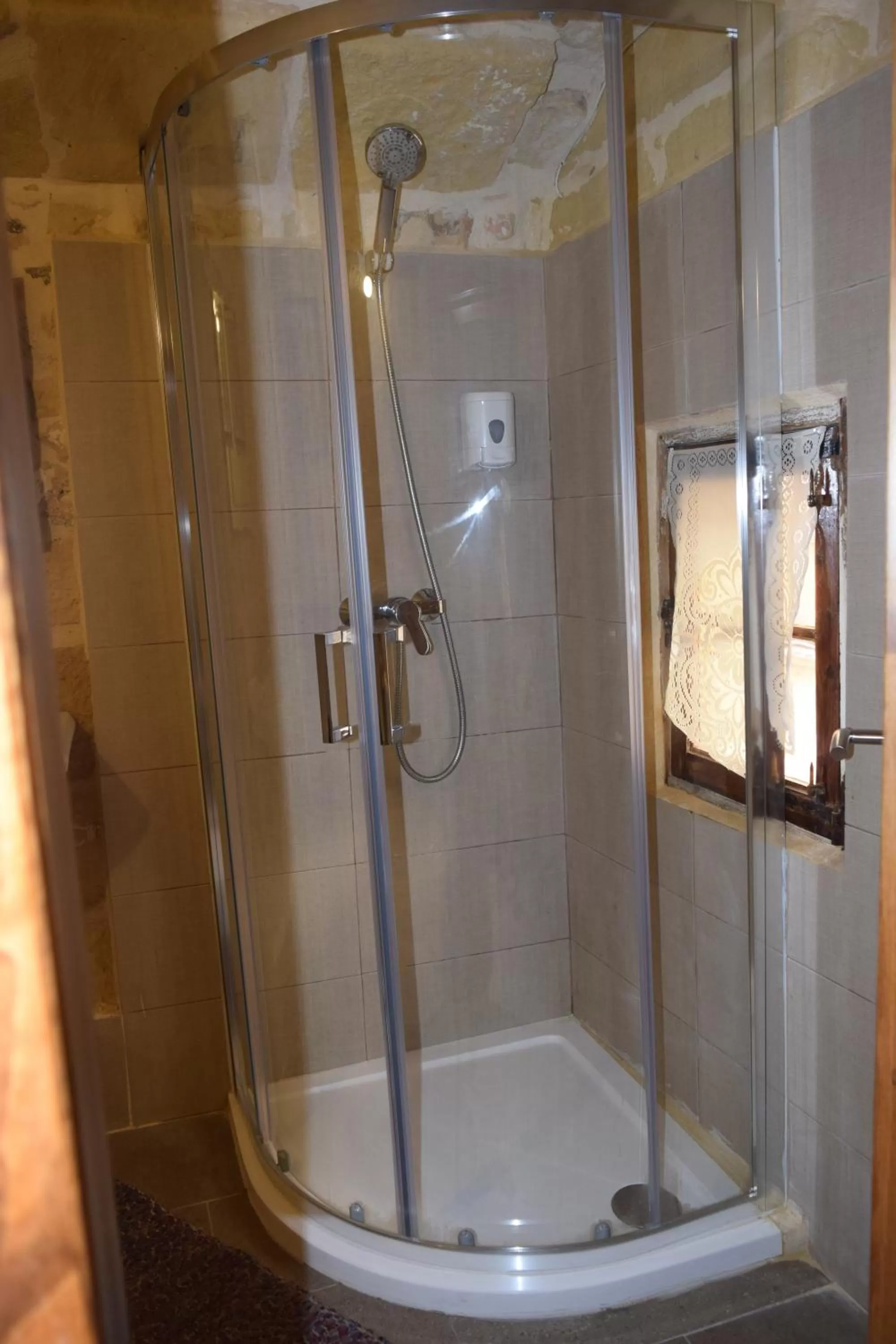 Shower in St George of Lydda B&B