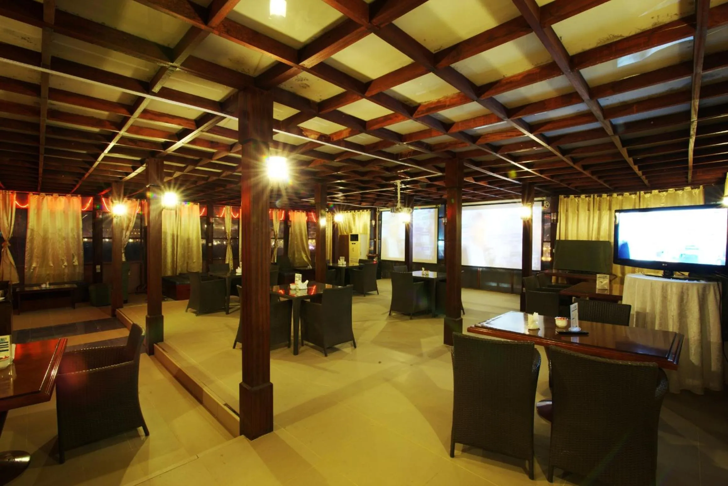 Mountain view in Concorde Hotel Fujairah