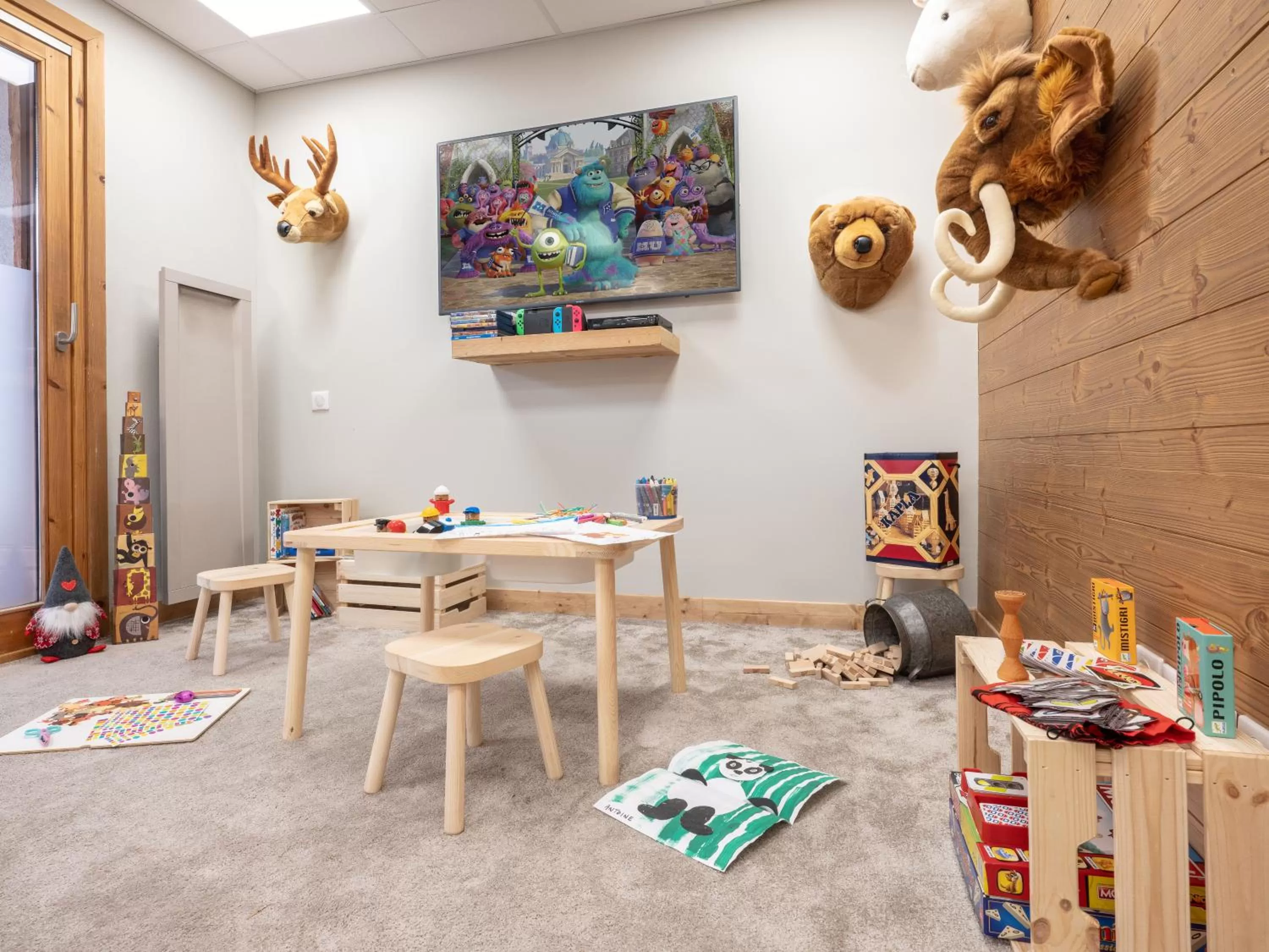 Children play ground in Les Loges Blanches Megève