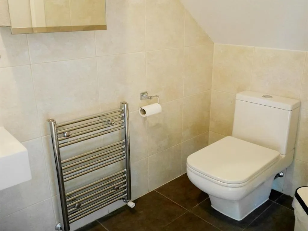 Bathroom in Kew Studios and Rooms