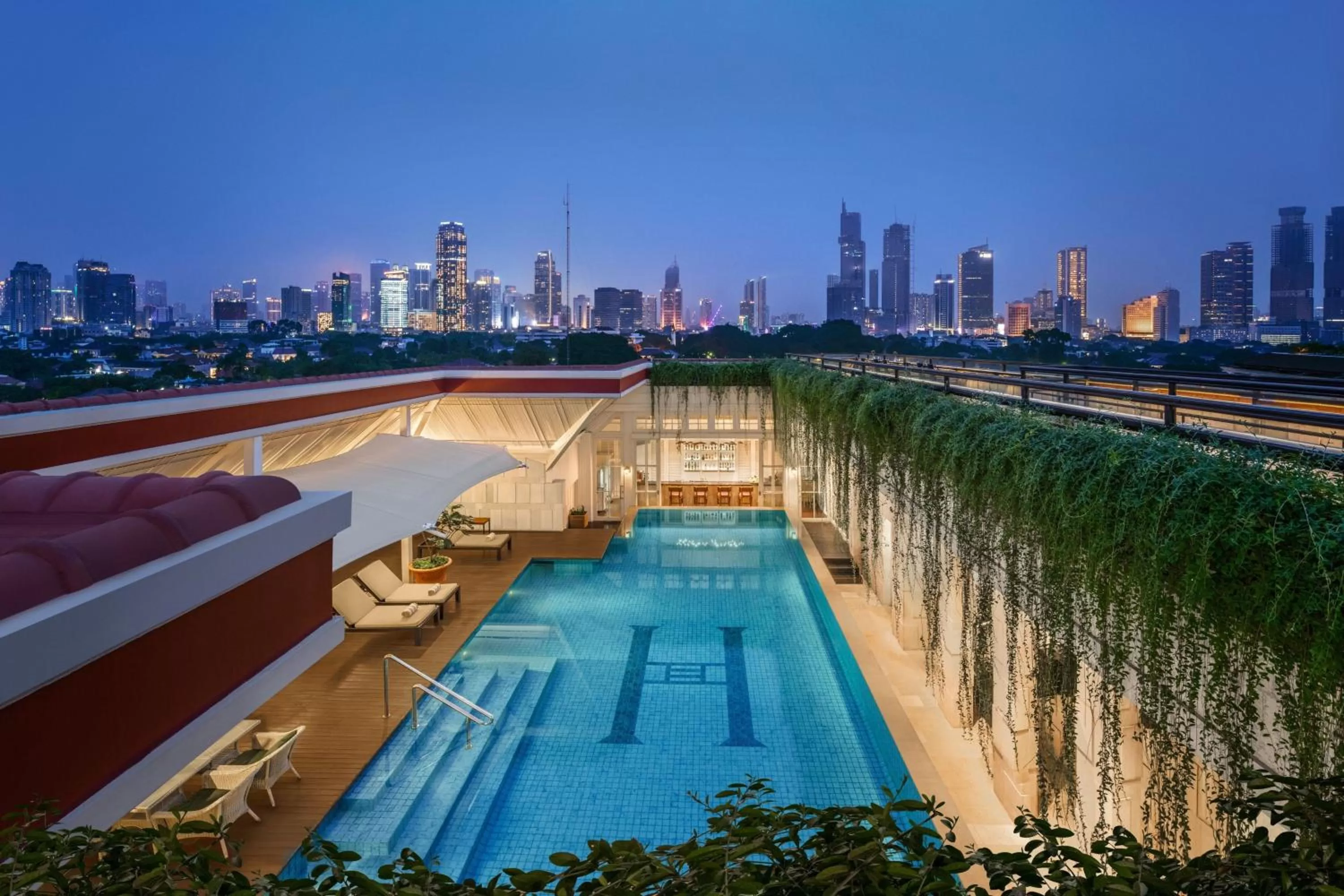 Swimming pool in The Hermitage, A Tribute Portfolio Hotel, Jakarta