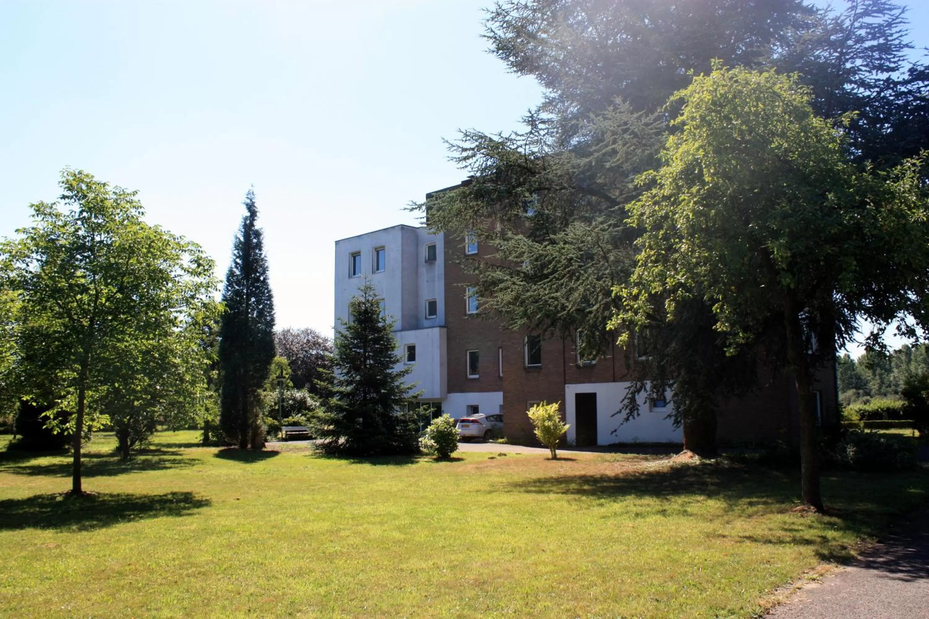 Property building in World House Wetten